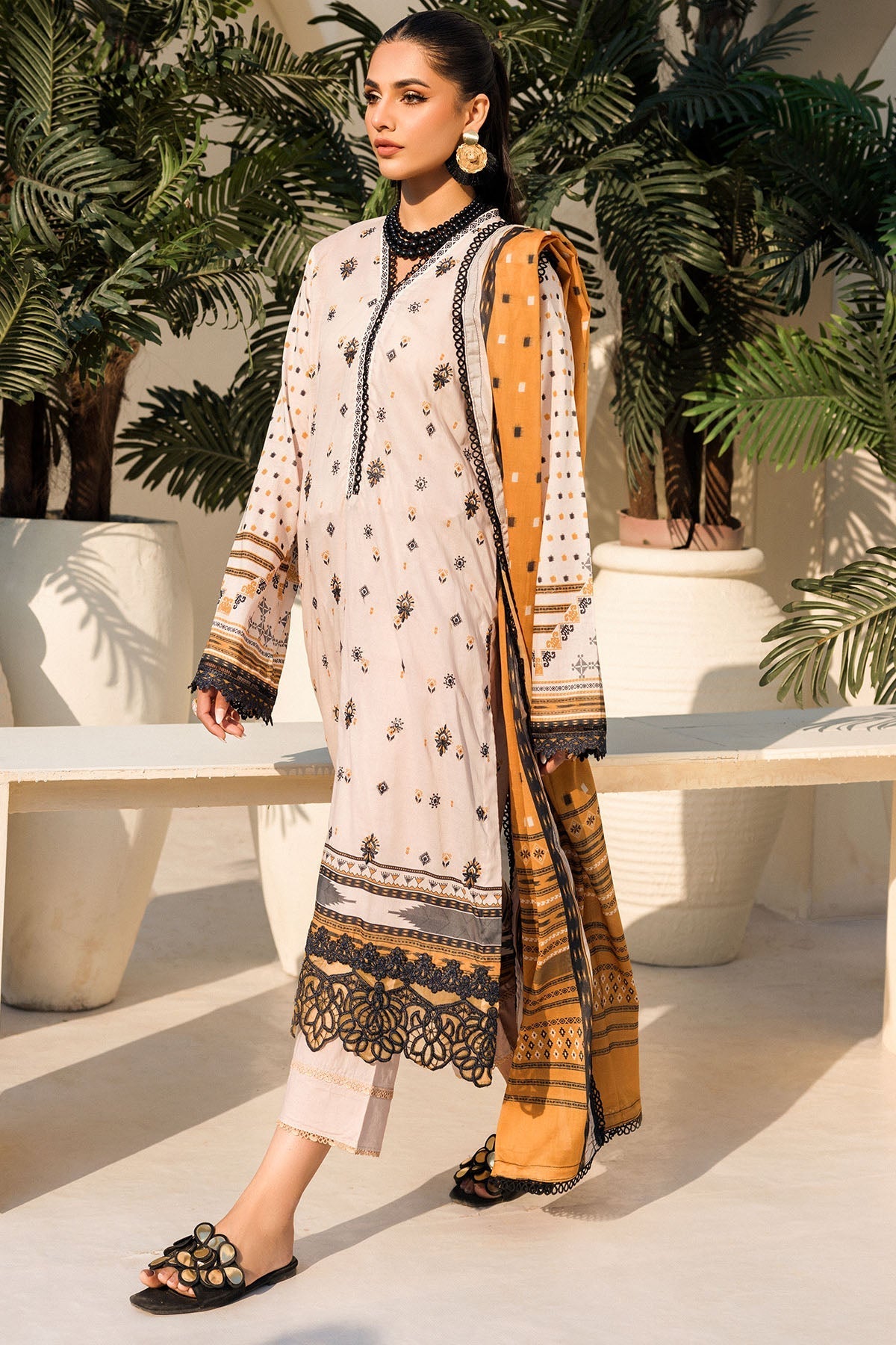 Motifz | Umang Lawn | 4632-PURVAI by Motifz - Designer Dress - Type: Ladies Clothes - Available at Libayah - 100% Original