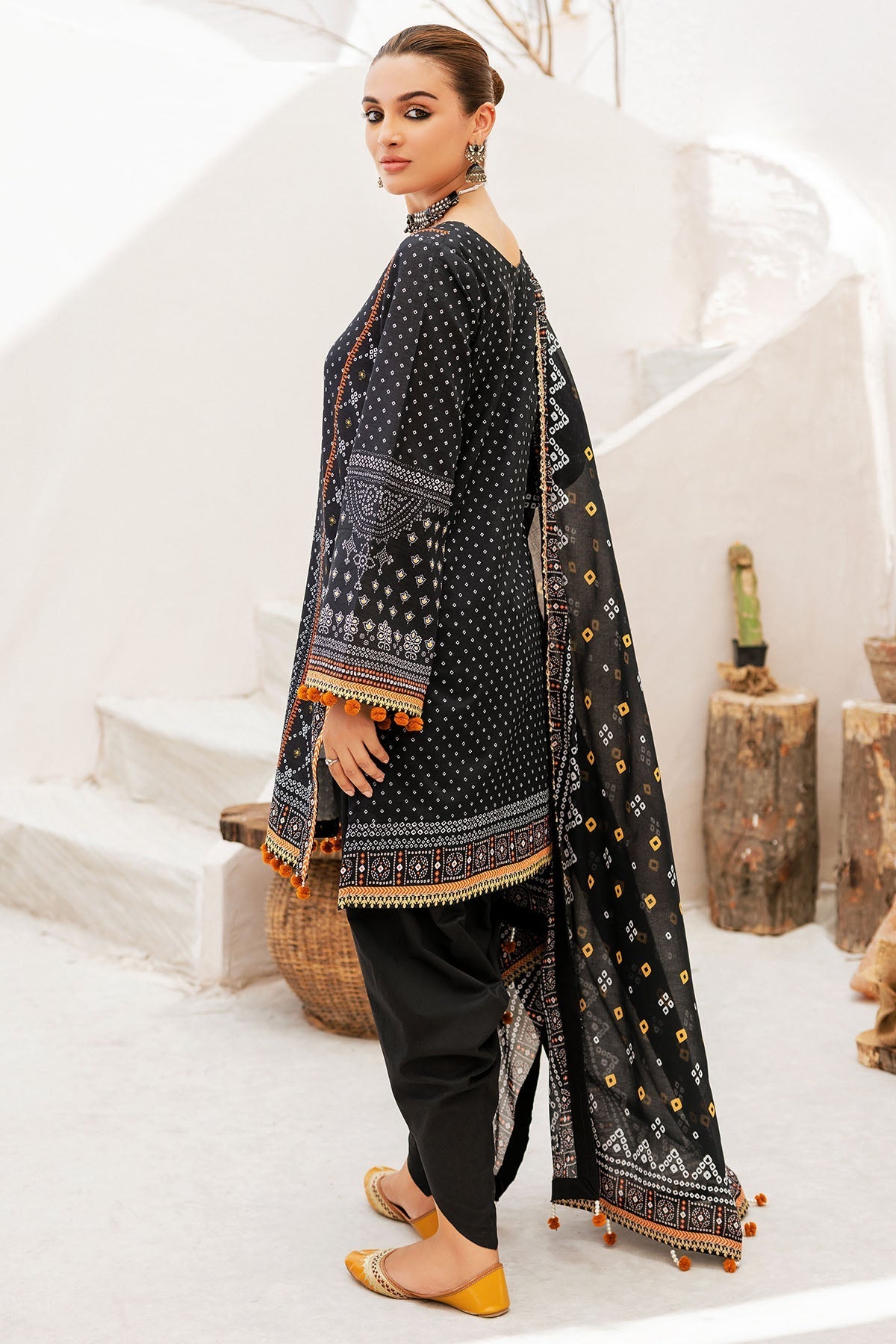Motifz | Rang Lawn | 4735-MIRHA by Motifz - Designer Dress - Type: Ladies Clothes - Available at Libayah - 100% Original