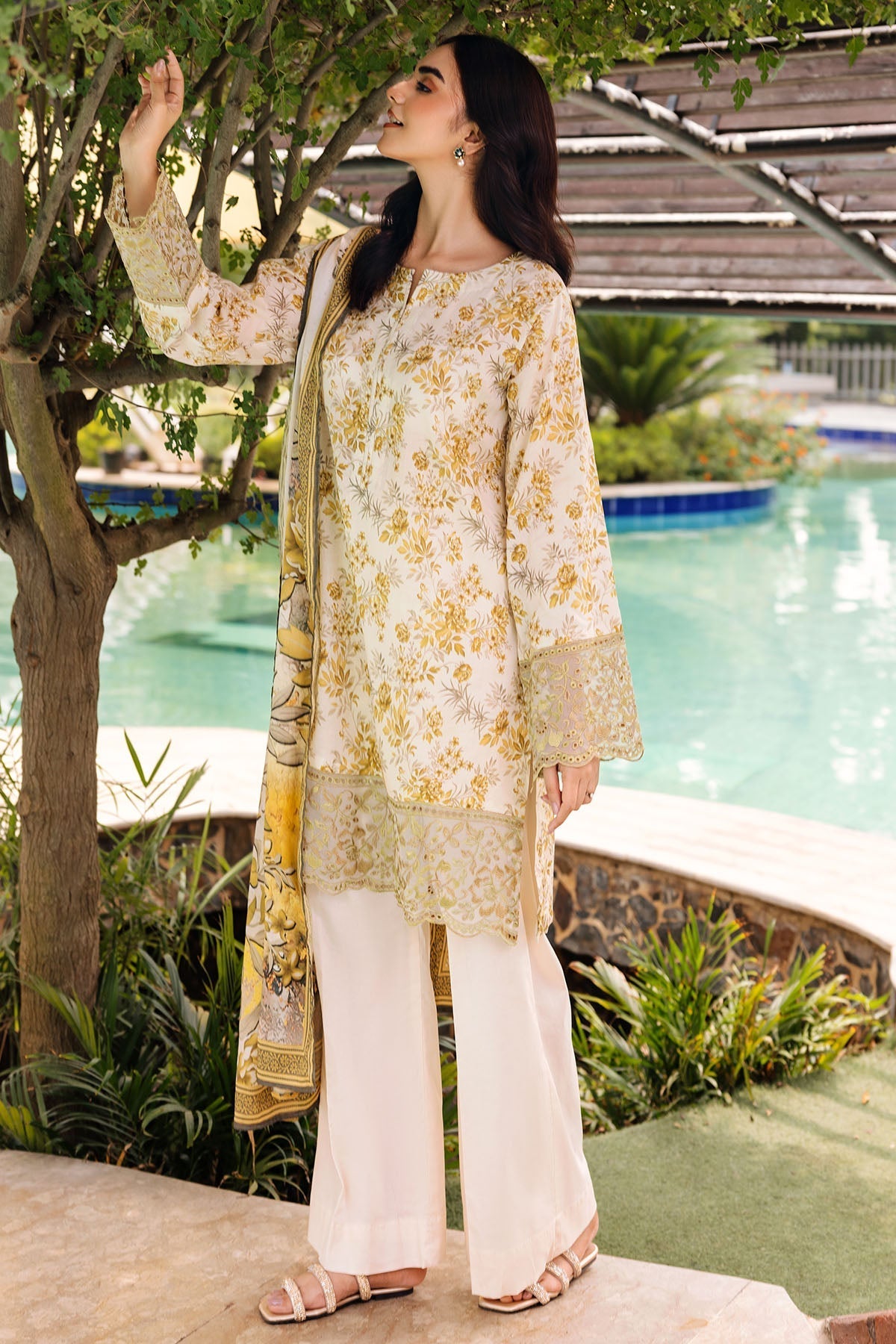 Motifz | Umang Lawn | 4898-SOFIA by Motifz - Designer Dress - Type: Ladies Clothes - Available at Libayah - 100% Original
