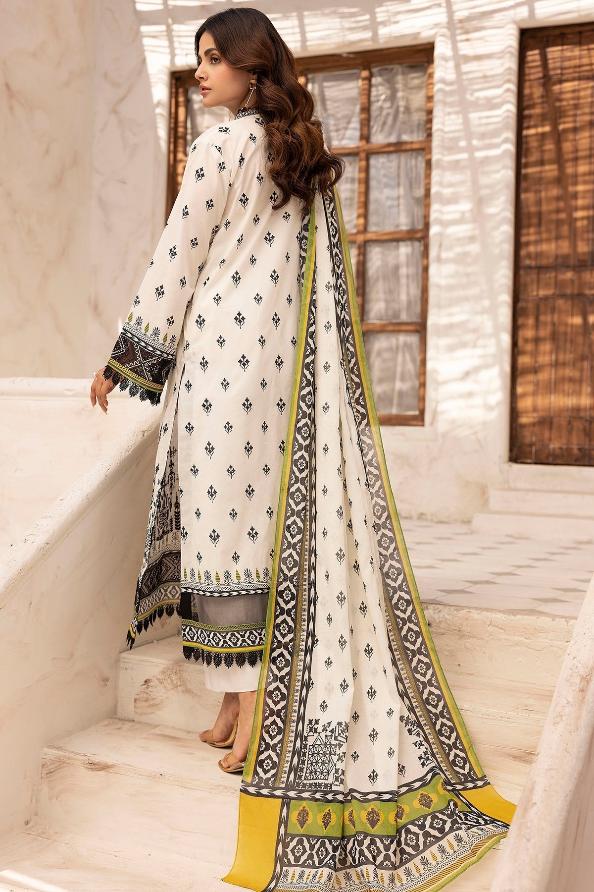 Motifz | Umang Lawn | 5417-SIRAA by Motifz - Designer Dress - Type: Ladies Clothes - Available at Libayah - 100% Original