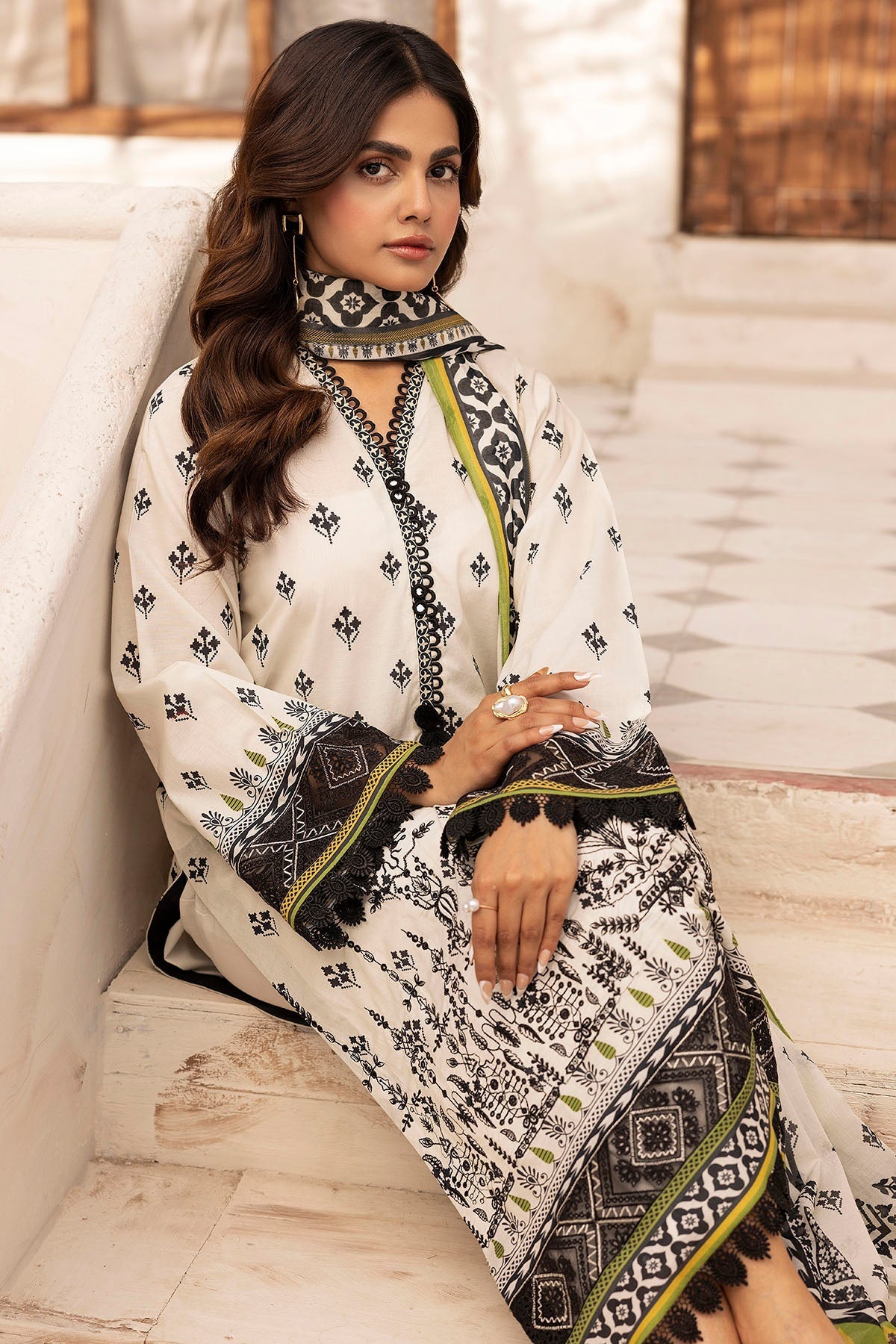 Motifz | Umang Lawn | 5417-SIRAA by Motifz - Designer Dress - Type: Ladies Clothes - Available at Libayah - 100% Original