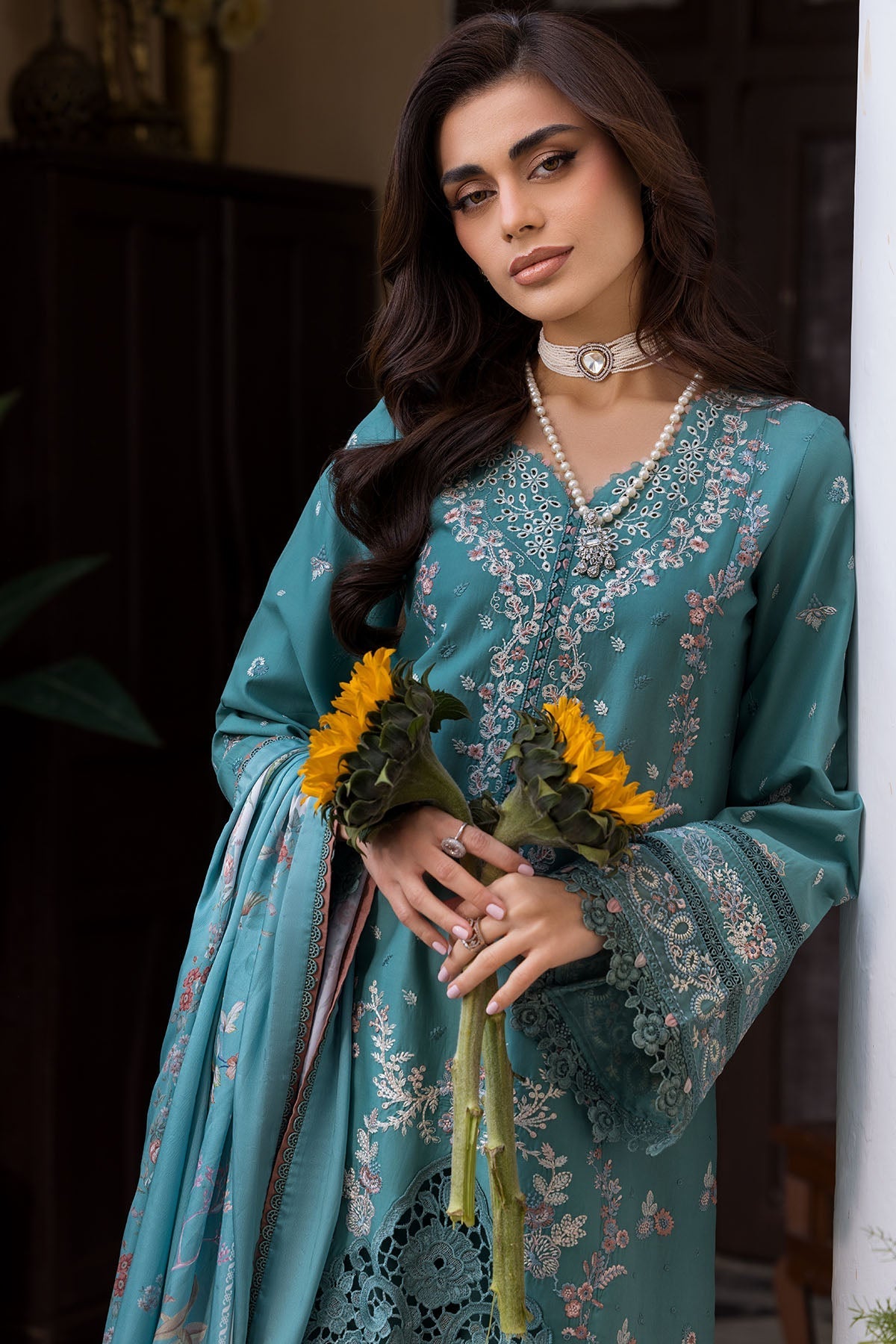 Motifz | Premium Lawn 26 | 5922 by Motifz - Designer Dress  - Type : Ladies Clothes - Available at Libayah - 100% Original 