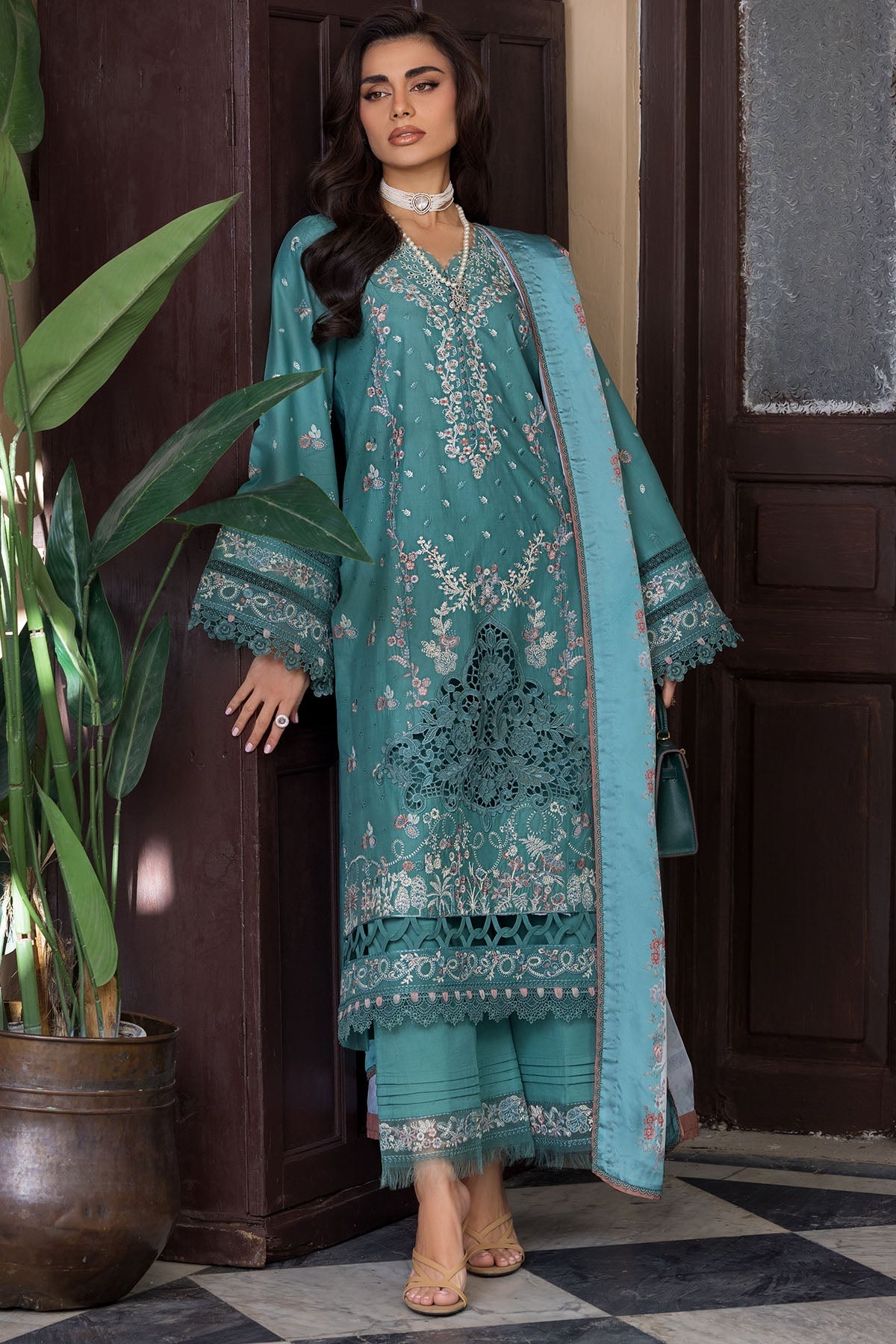 Motifz | Premium Lawn 26 | 5922 by Motifz - Designer Dress  - Type : Ladies Clothes - Available at Libayah - 100% Original 