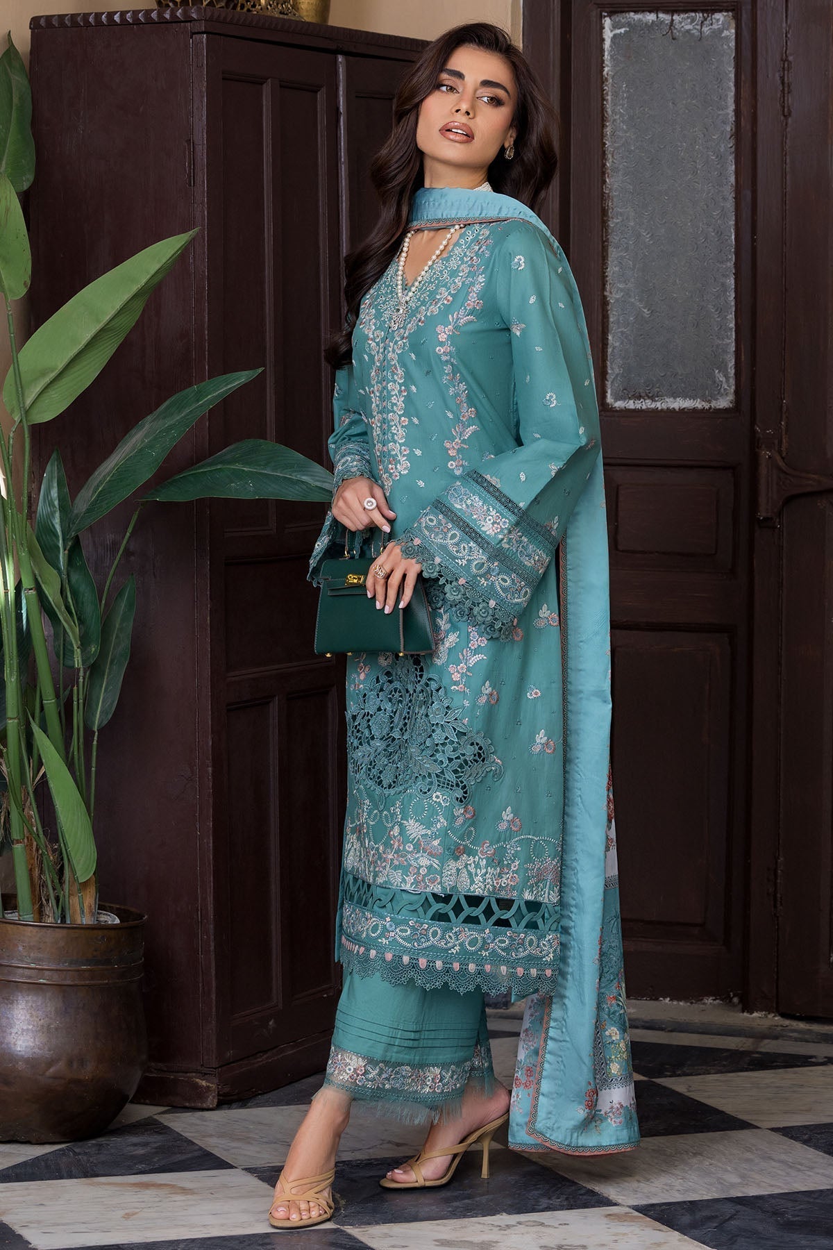 Motifz | Premium Lawn 26 | 5922 by Motifz - Designer Dress  - Type : Ladies Clothes - Available at Libayah - 100% Original 