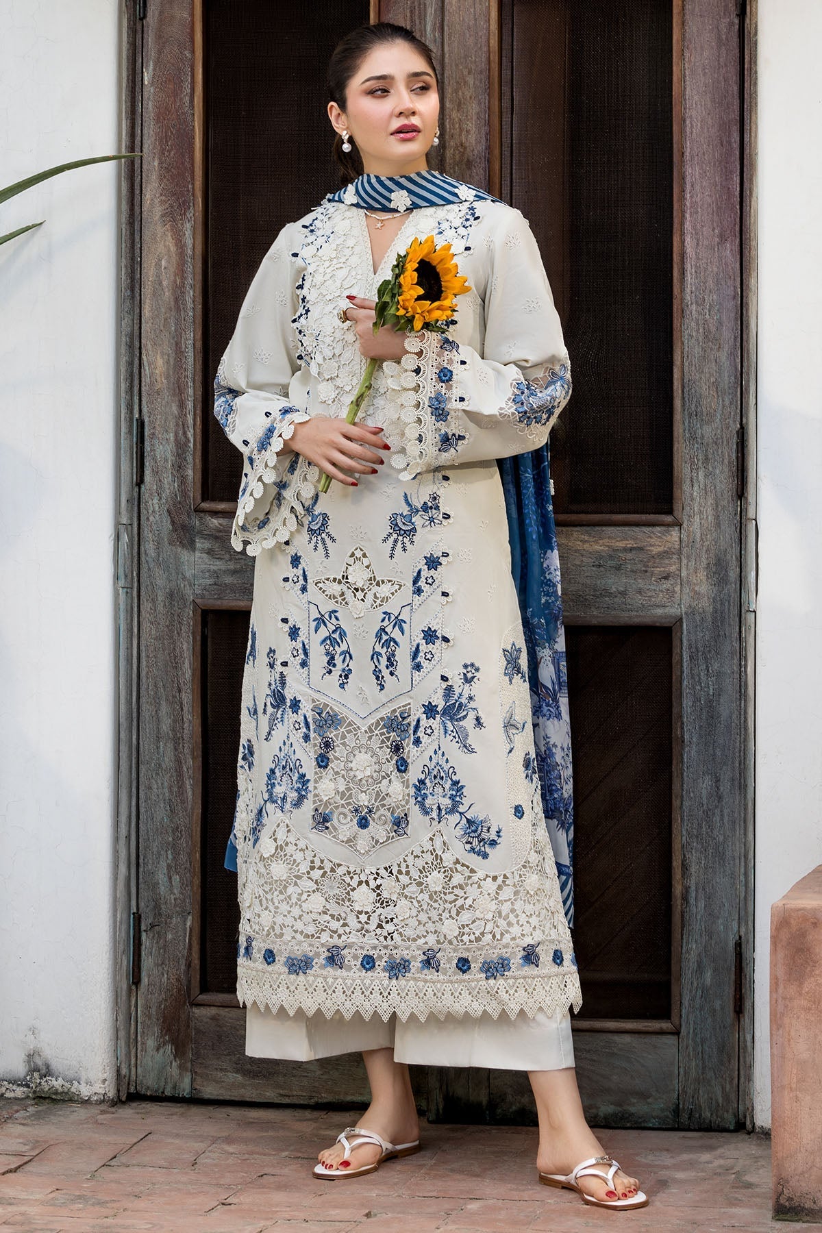 Motifz | Premium Lawn 26 | 6118-LIGRIA by Motifz - Designer Dress  - Type : Ladies Clothes - Available at Libayah - 100% Original 
