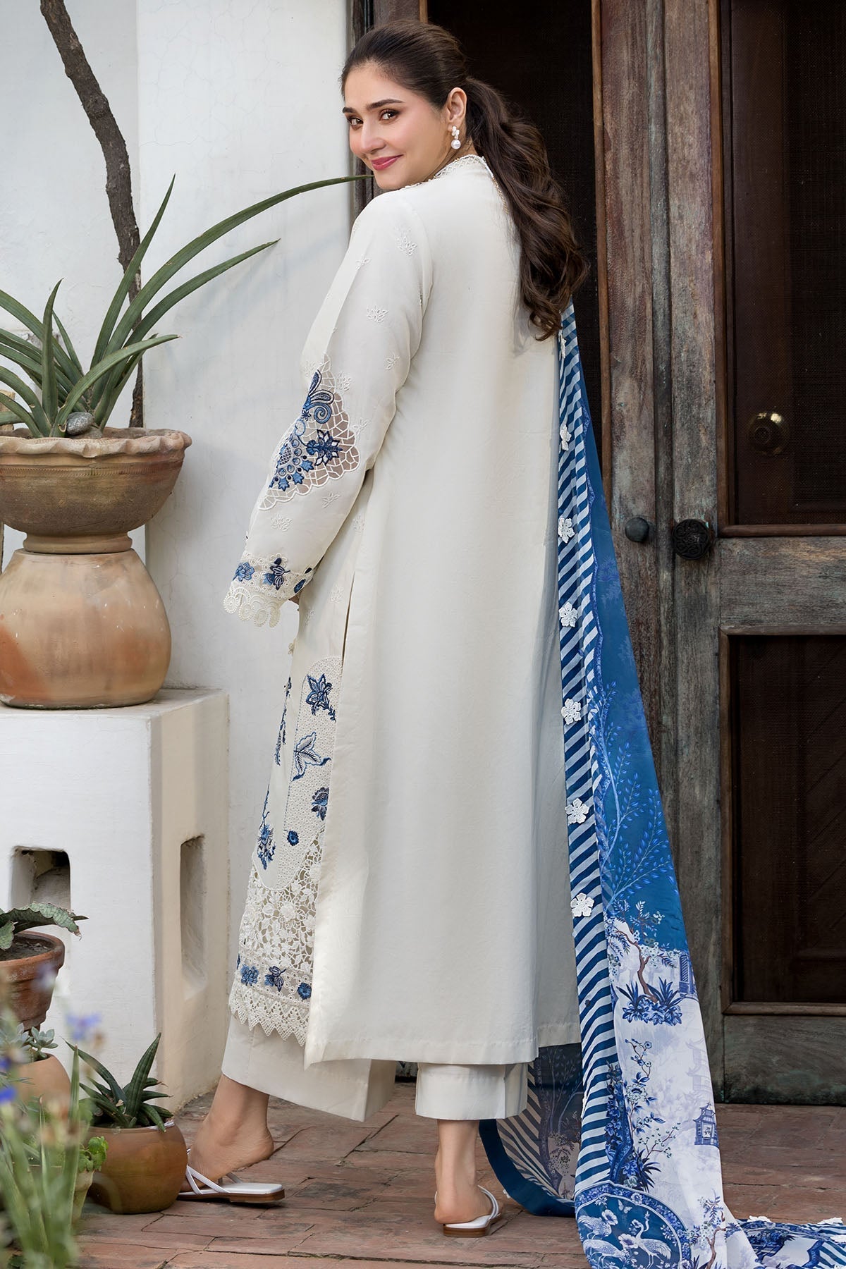 Motifz | Premium Lawn 26 | 6118-LIGRIA by Motifz - Designer Dress  - Type : Ladies Clothes - Available at Libayah - 100% Original 