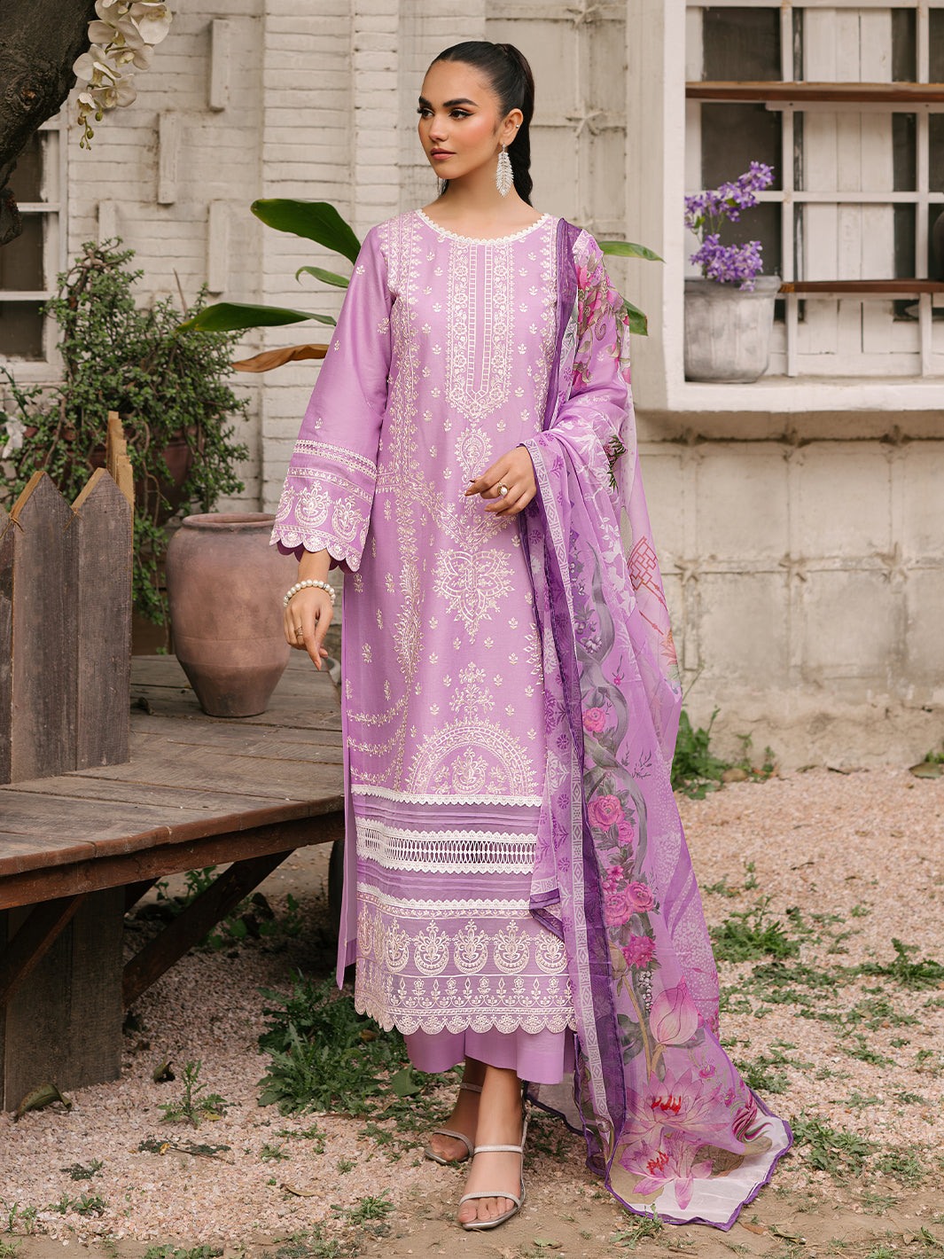 Mahnur | Masakali Luxury Lawn 24 | MK 05 - B by Mahnur - Designer Dress - Type: Ladies Clothes - Available at Libayah - 100% Original