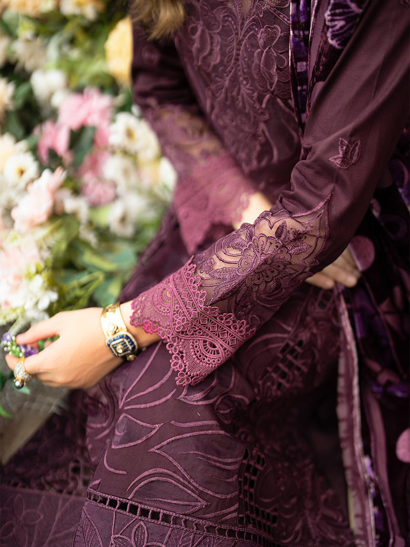 Mahnur | Nazakat Luxury Winter |  ZARAE by Mahnur - Designer Dress - Type: Ladies Clothes - Available at Libayah - 100% Original