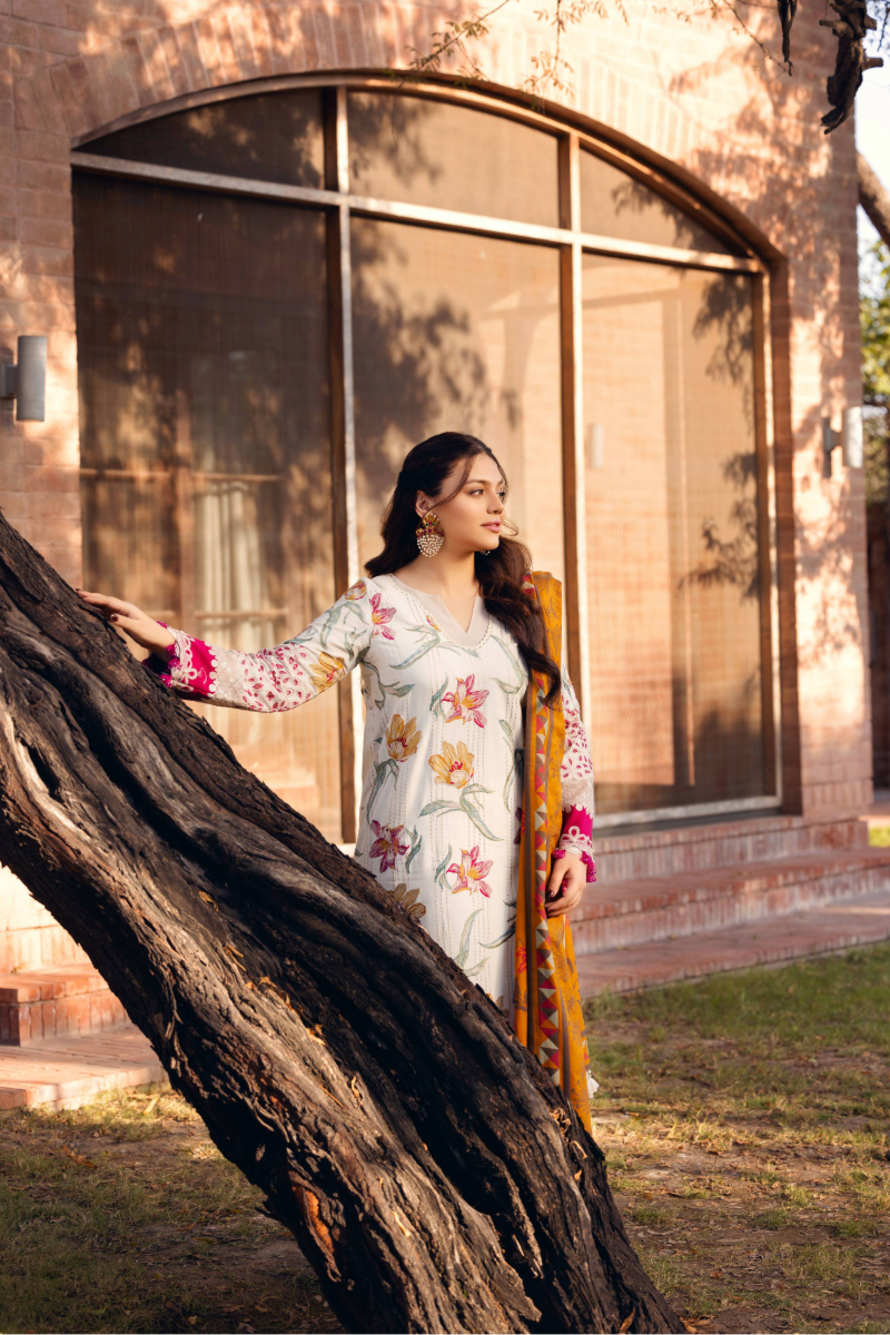 Manara | Luxury Winter 2025 | PHULKARI by Manara - Designer Dress - Type: Ladies Clothes - Available at Libayah - 100% Original
