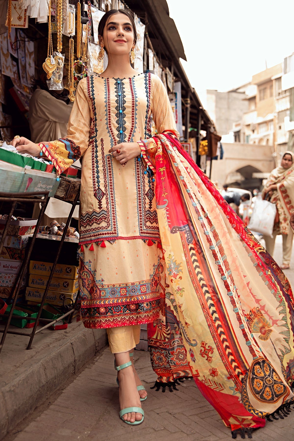 Motifz | Amal Luxury Lawn | 2879 by Motifz - Designer Dress - Type: Ladies Clothes - Available at Libayah - 100% Original