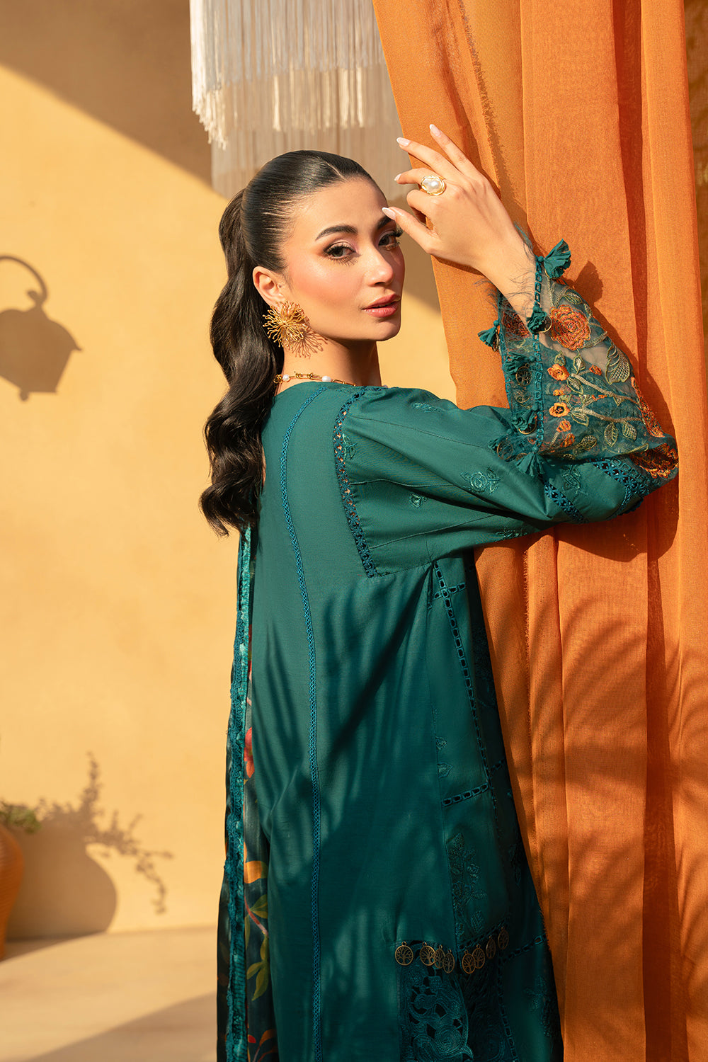 Saira Rizwan | Luxury Lawn 25 | LIRA-SRL25-10 by Saira Rizwan - Designer Dress - Type: Ladies Clothes - Available at Libayah - 100% Original