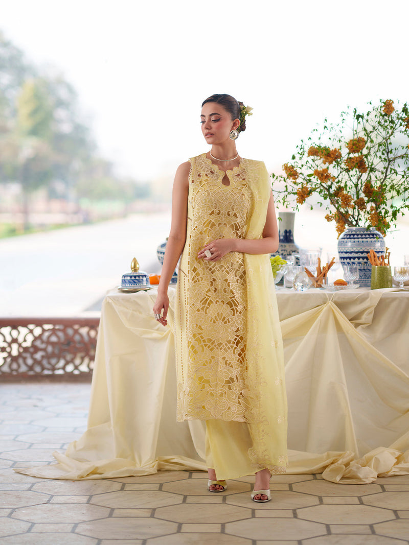 Mahnur | Nilofer Luxury Lawn 26 | NL-07 by Mahnur - Designer Dress  - Type : Ladies Clothes - Available at Libayah - 100% Original 