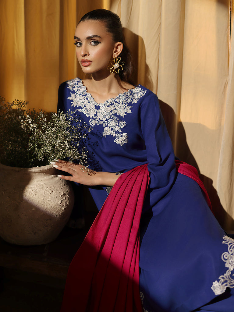 Rajbari | Nissa Embroidered Shawl | Embroidered Shawl Series 14 by Rajbari - Designer Dress - Type: Ladies Clothes - Available at Libayah - 100% Original