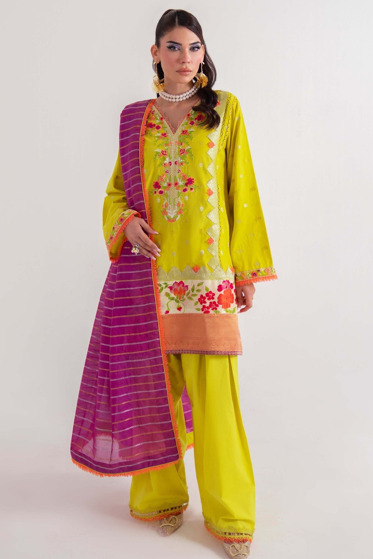 Sable Vogue | Luxury Lawn 25 | SL-04-25-V2 by Sable Vogue - Designer Dress - Type: Ladies Clothes - Available at Libayah - 100% Original