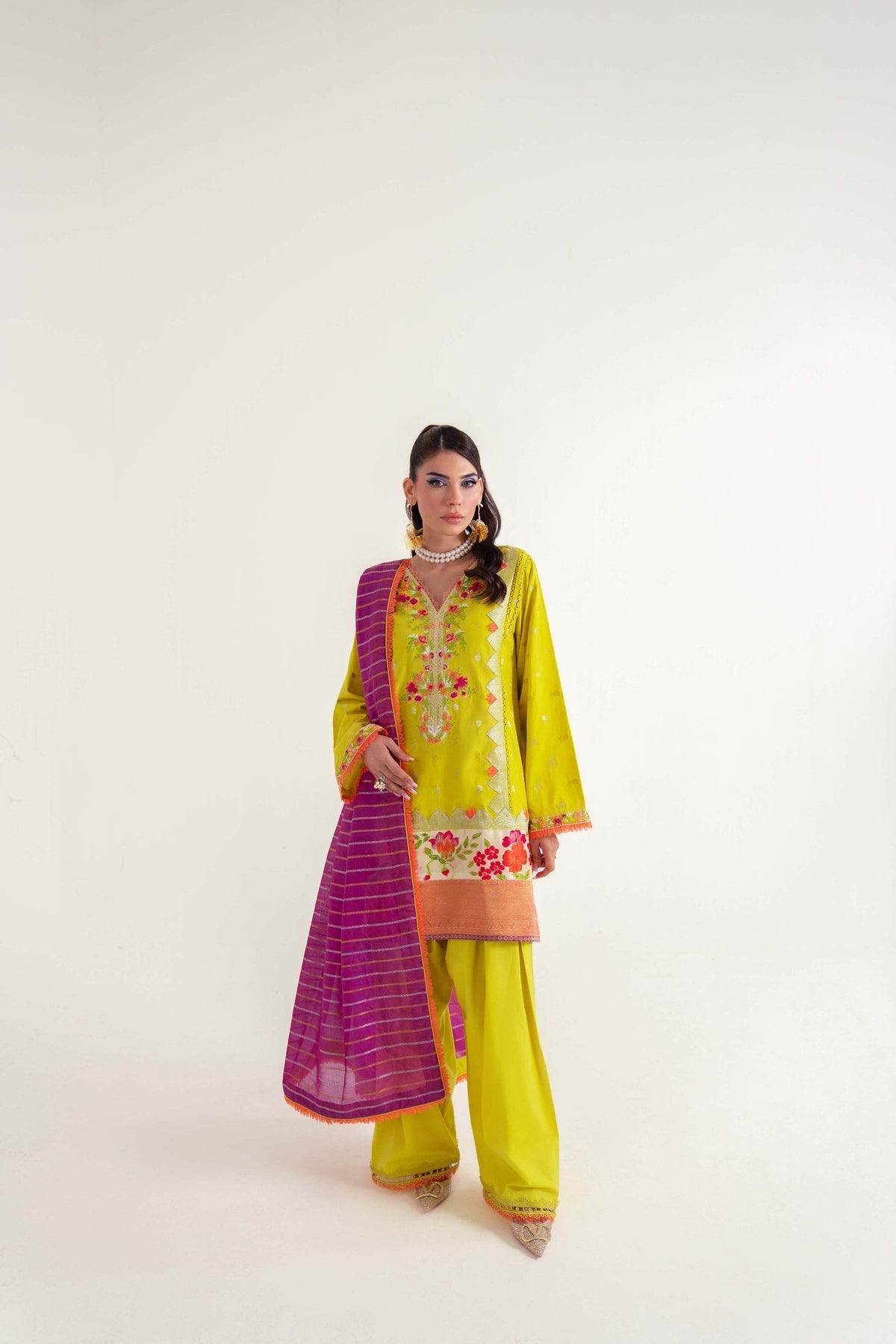 Sable Vogue | Luxury Lawn 25 | SL-04-25-V2 by Sable Vogue - Designer Dress - Type: Ladies Clothes - Available at Libayah - 100% Original