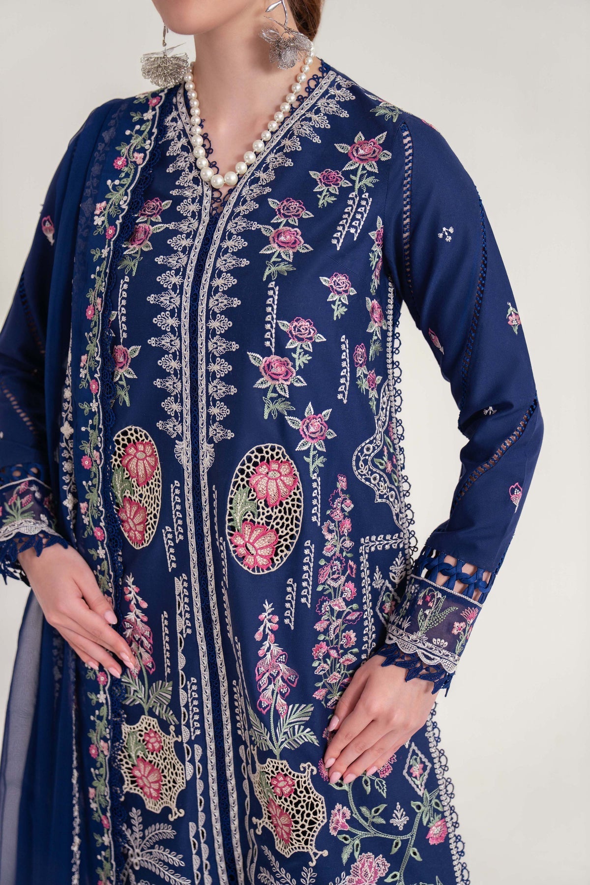 Sable Vogue | Luxury Lawn 25 | SL-07-25-V2 by Sable Vogue - Designer Dress - Type: Ladies Clothes - Available at Libayah - 100% Original