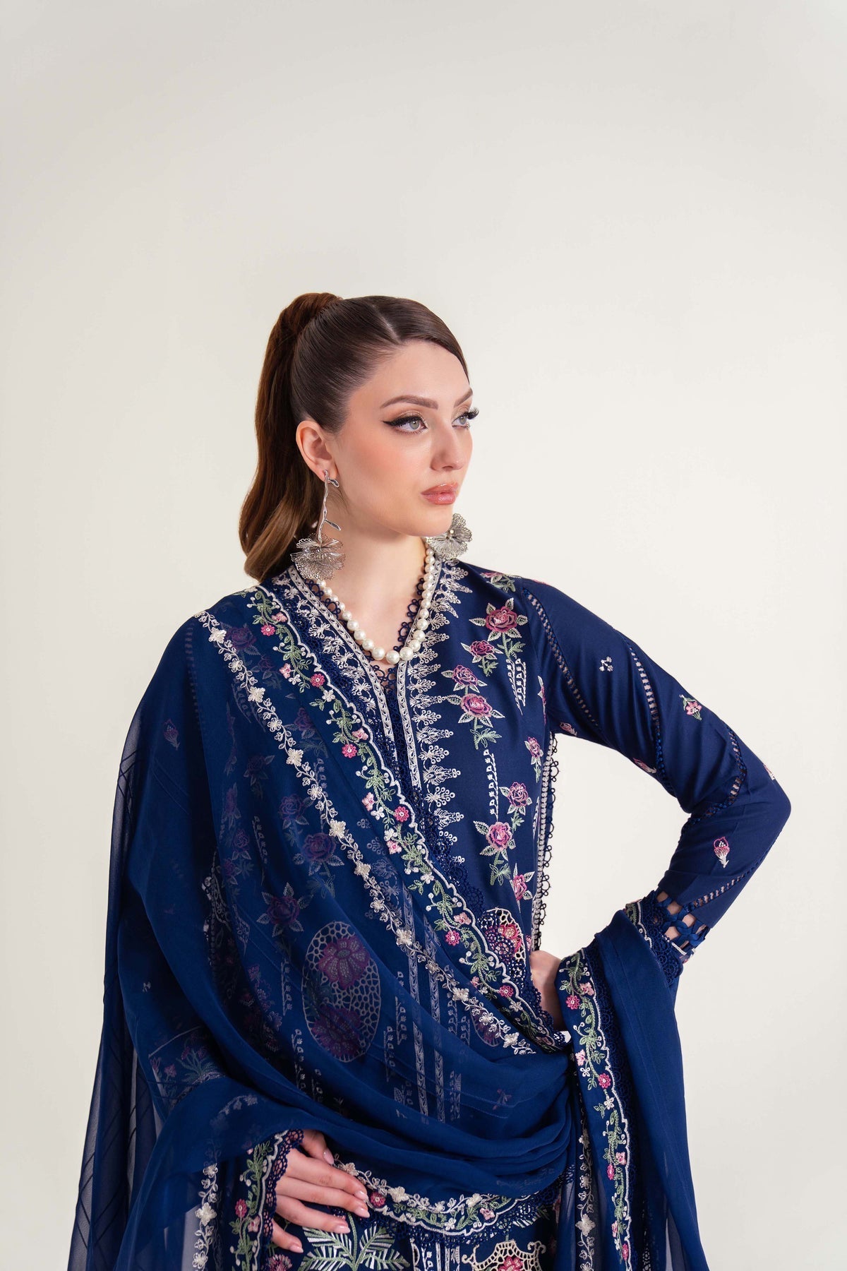 Sable Vogue | Luxury Lawn 25 | SL-07-25-V2 by Sable Vogue - Designer Dress - Type: Ladies Clothes - Available at Libayah - 100% Original