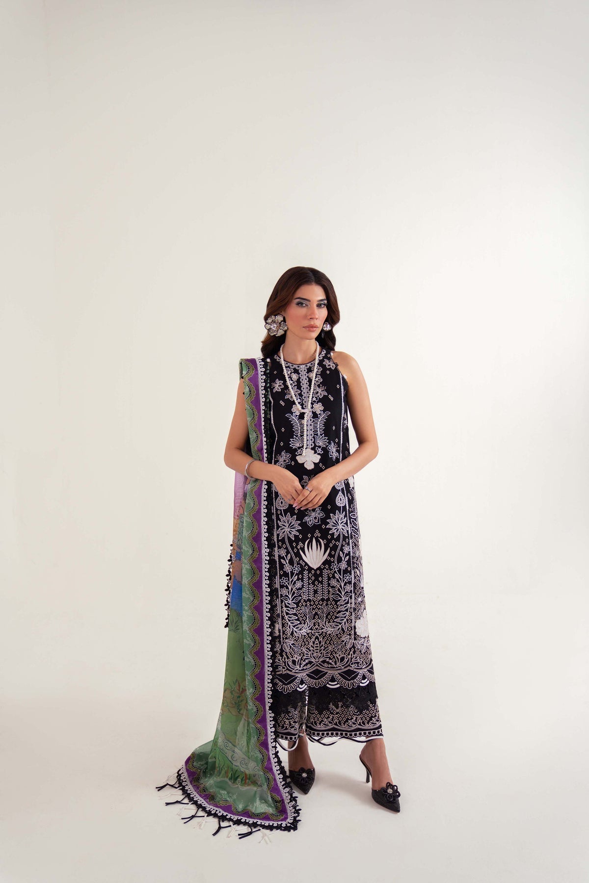 Sable Vogue | Luxury Lawn 25 | SL-10-25-V2 by Sable Vogue - Designer Dress - Type: Ladies Clothes - Available at Libayah - 100% Original