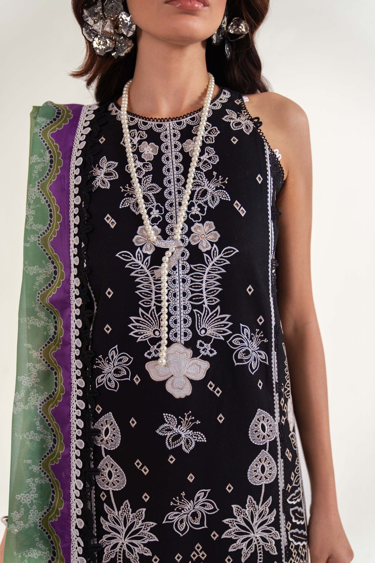 Sable Vogue | Luxury Lawn 25 | SL-10-25-V2 by Sable Vogue - Designer Dress - Type: Ladies Clothes - Available at Libayah - 100% Original