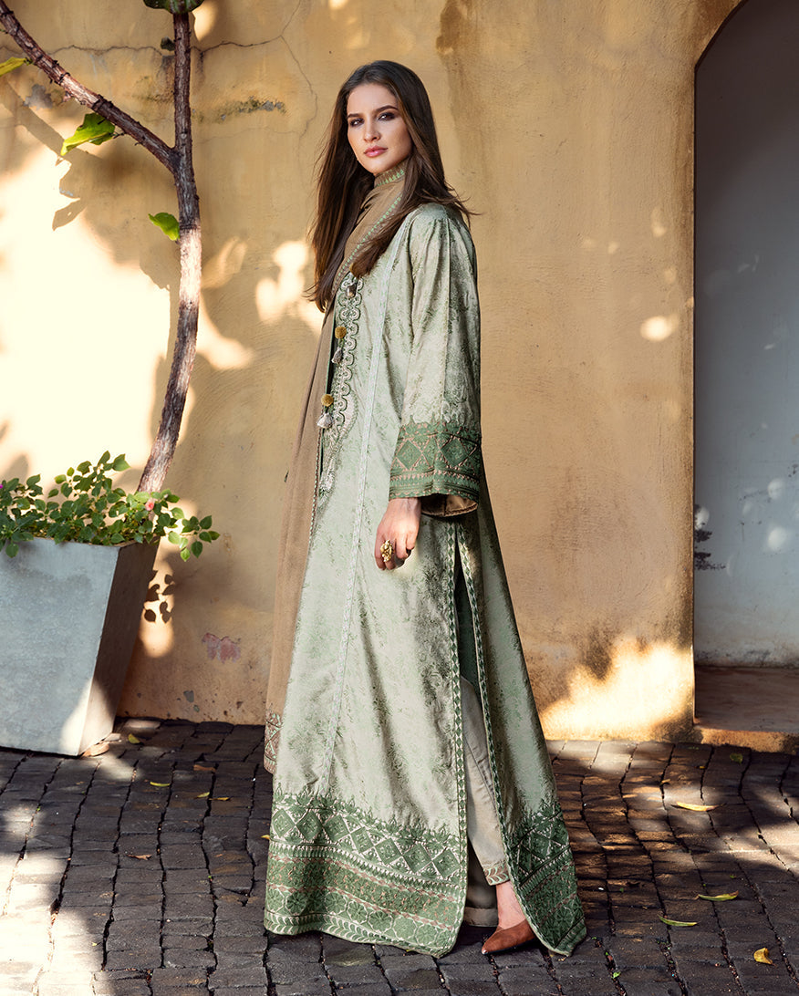 Solare – authentic Pakistani dress from the Mushq Winter Broadway 25 collection for women in the UK.