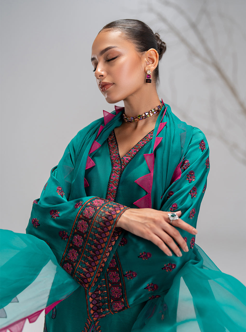 Zainab Chottani | Luxe Pret 25 | Zelina by Zainab Chottani - Designer Dress  - Type : Ladies Clothes - Available at Libayah - 100% Original 