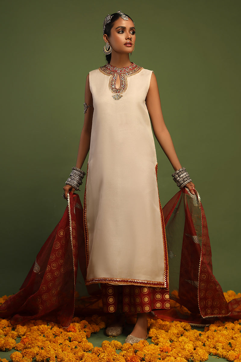 Wardha Saleem | Luxury Pret Traditional Wear | NAQSH - SHIRT WITH IZAAR (2 PC) by Wardha Saleem - Designer Dress - Type: Ladies Clothes - Available at Libayah - 100% Original