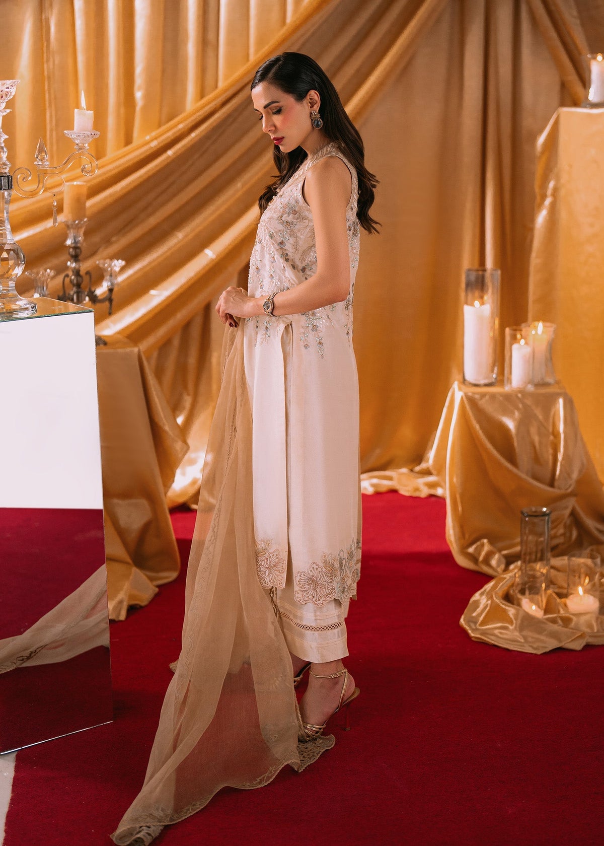 Umsha | Makhmal Winter Faves 24 |  Baby'S Breath by Umsha - Designer Dress - Type: Ladies Clothes - Available at Libayah - 100% Original