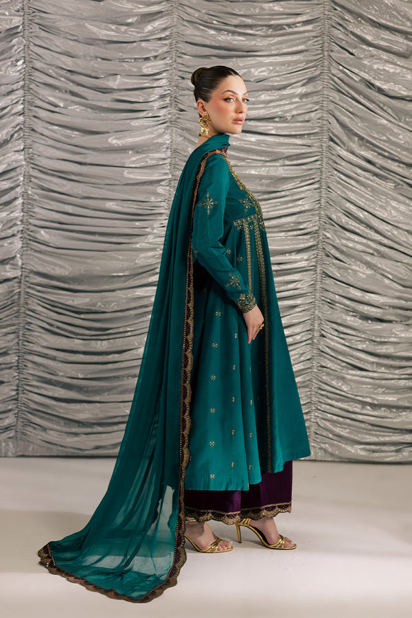 FF-70 – authentic Pakistani formal dress from the Vanya Golden Hour collection for women in the UK.