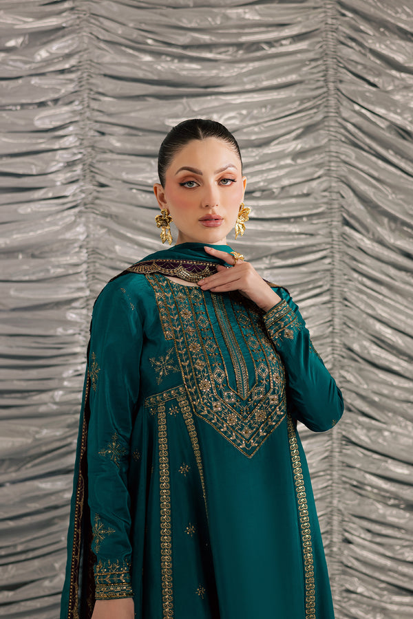 FF-70 – authentic Pakistani formal dress from the Vanya Golden Hour collection for women in the UK.