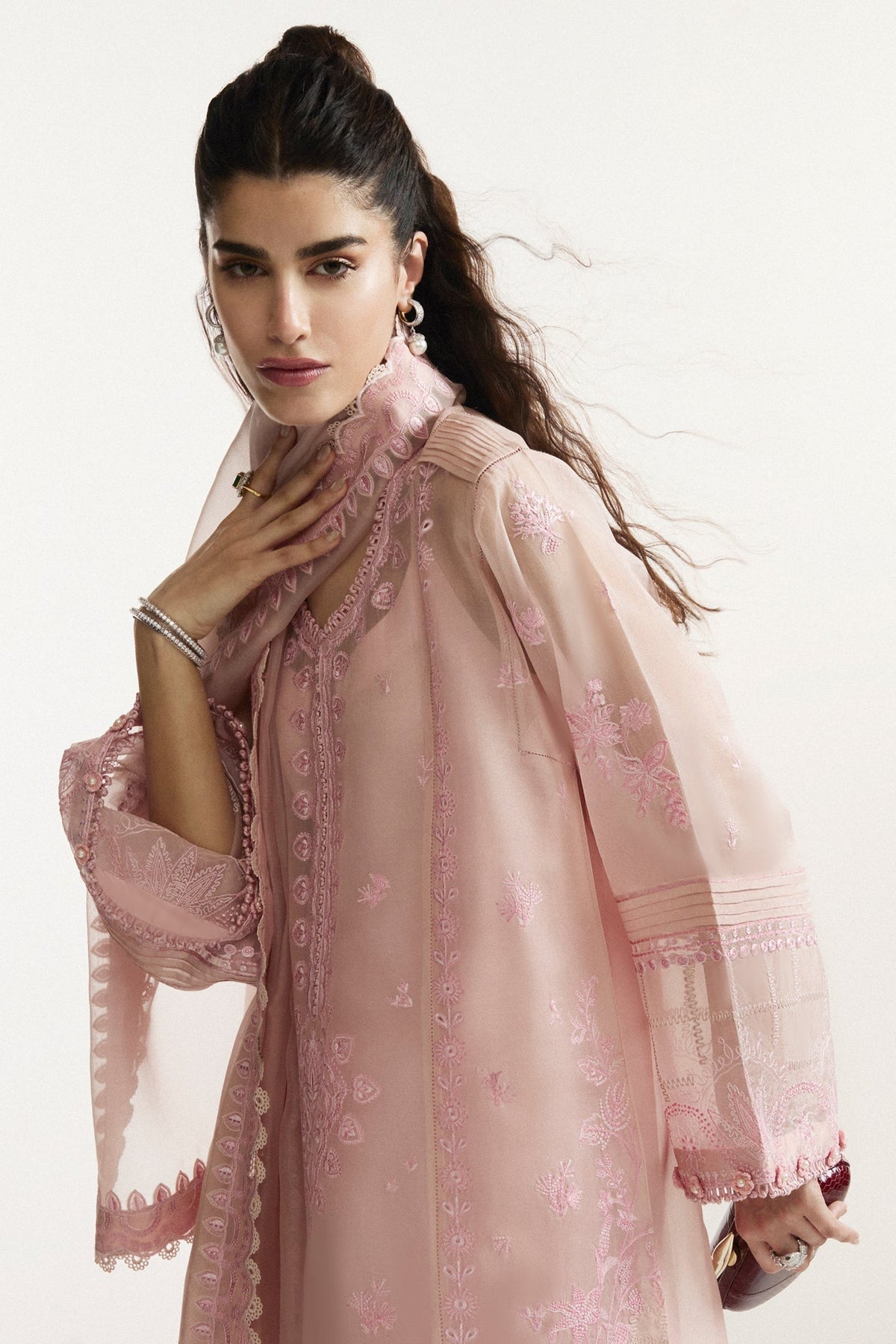 Elan | Vital Ornee | ROSEA (EV-21354)