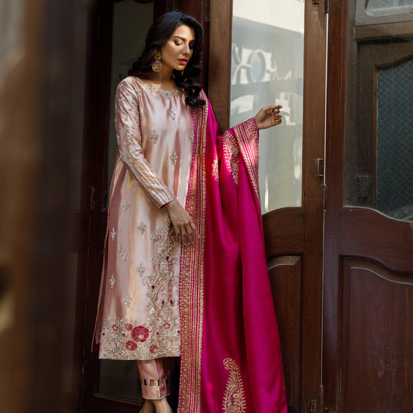 Wahajmkhan | Bahar Begum Formals | TISSUE PINK & MAGENTA SHAWL by Wahaj M.Khan - Designer Dress - Type: Ladies Clothes - Available at Libayah - 100% Original