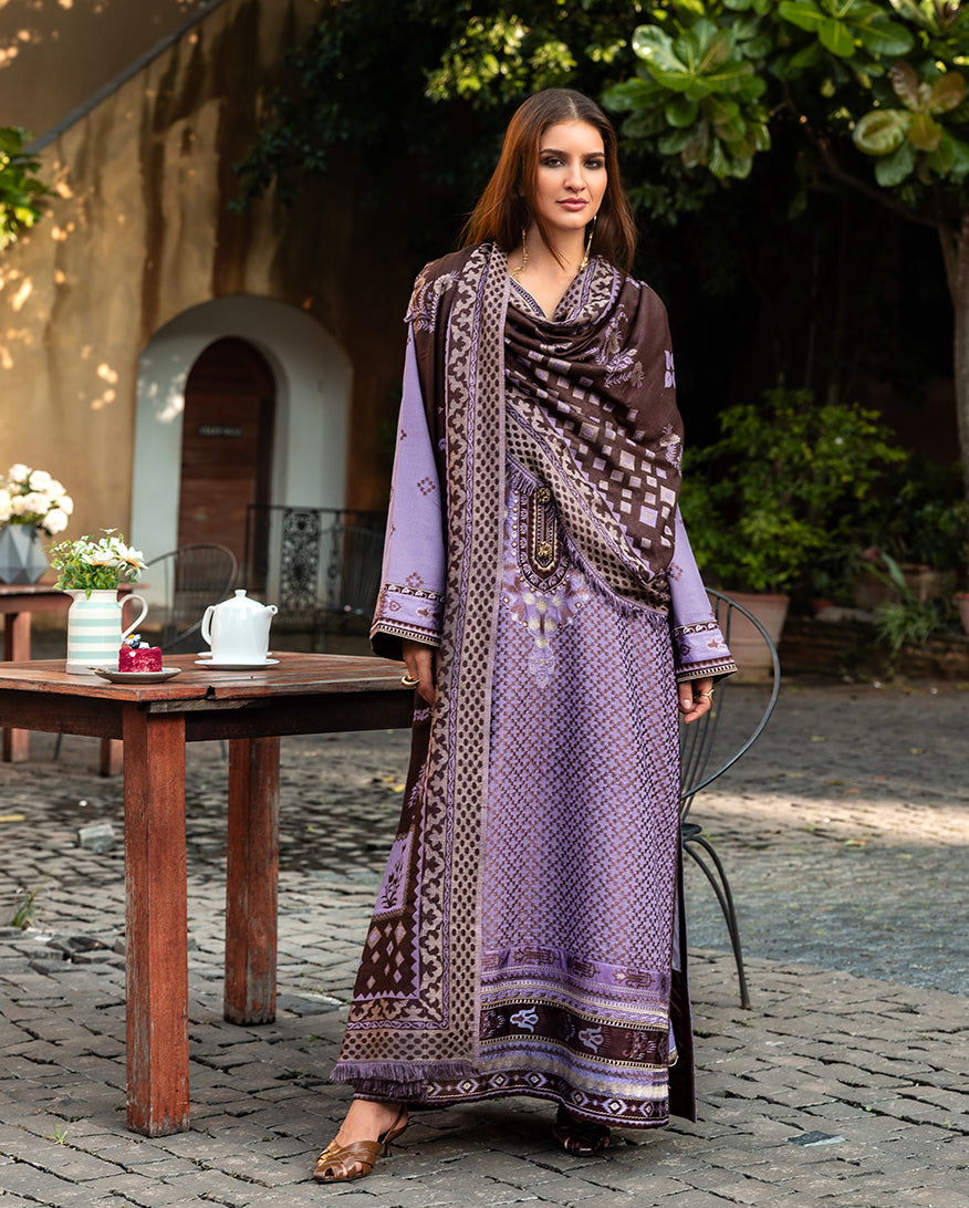 Villa Bramasole – authentic Pakistani dress from the Mushq Winter Broadway 25 collection for women in the UK.