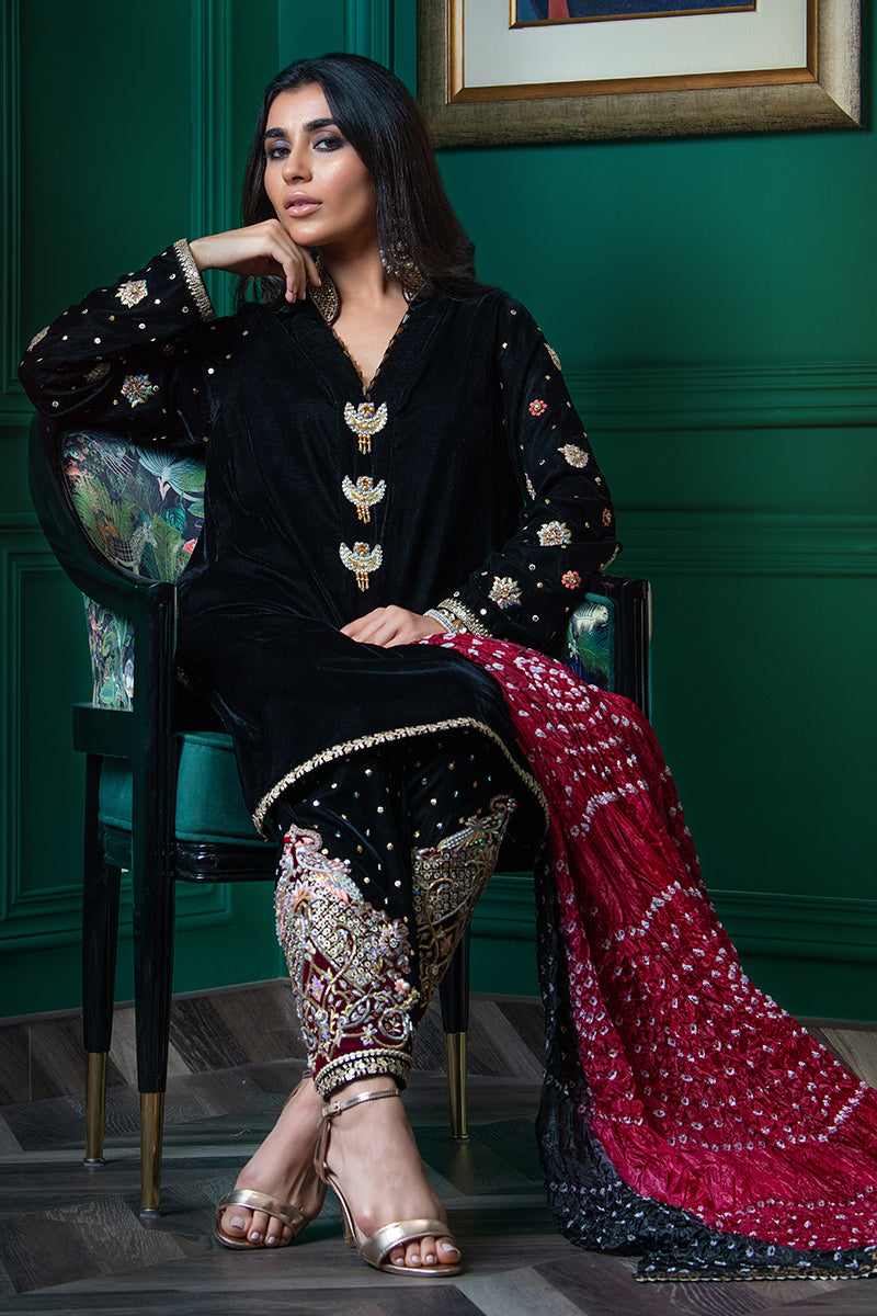 Wardha Saleem | Velvets Winter Fall 24 |   Parvaz by Wardha Saleem - Designer Dress - Type: Ladies Clothes - Available at Libayah - 100% Original
