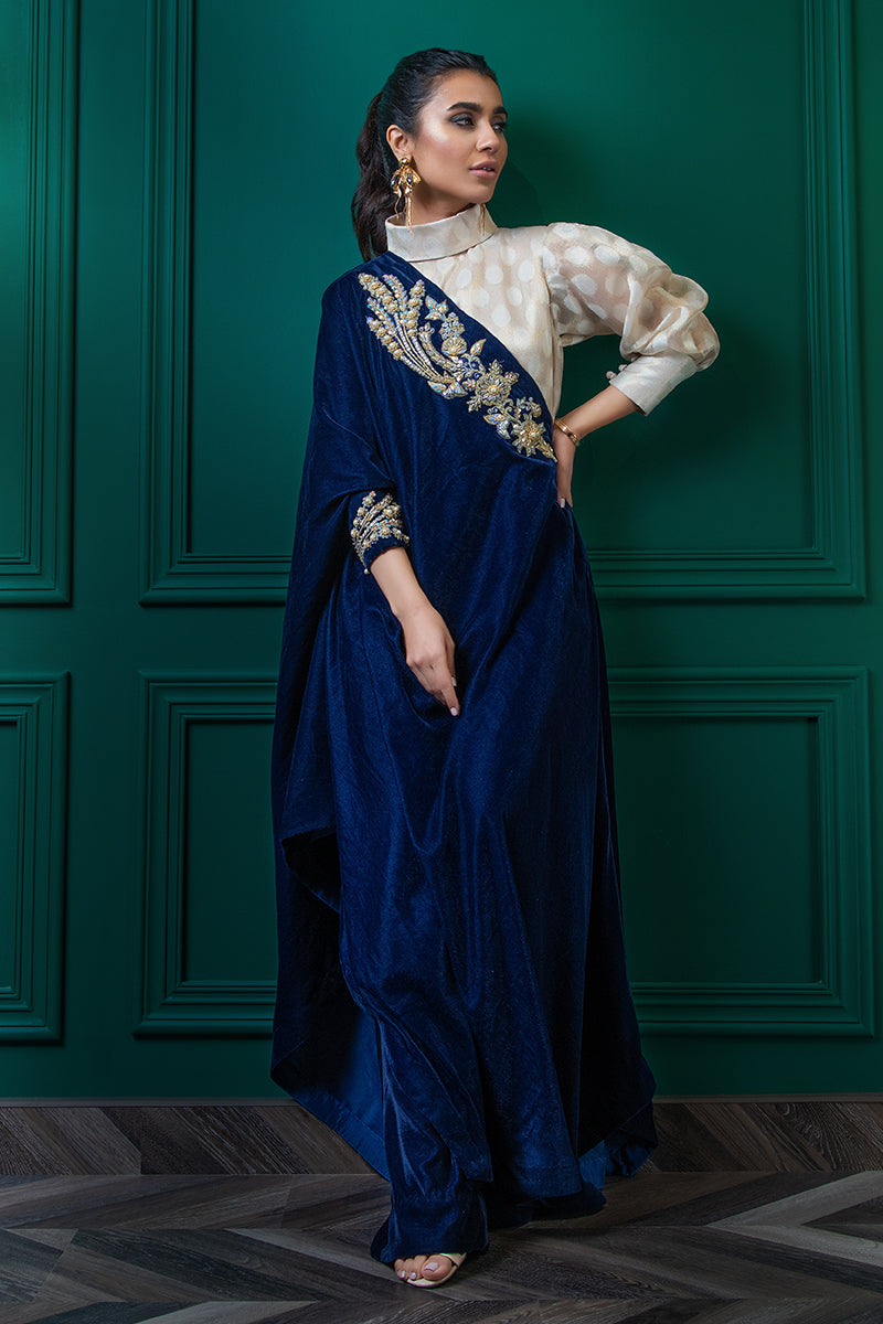 Wardha Saleem | Velvets Winter Fall 24 | Jashan by Wardha Saleem - Designer Dress - Type: Ladies Clothes - Available at Libayah - 100% Original