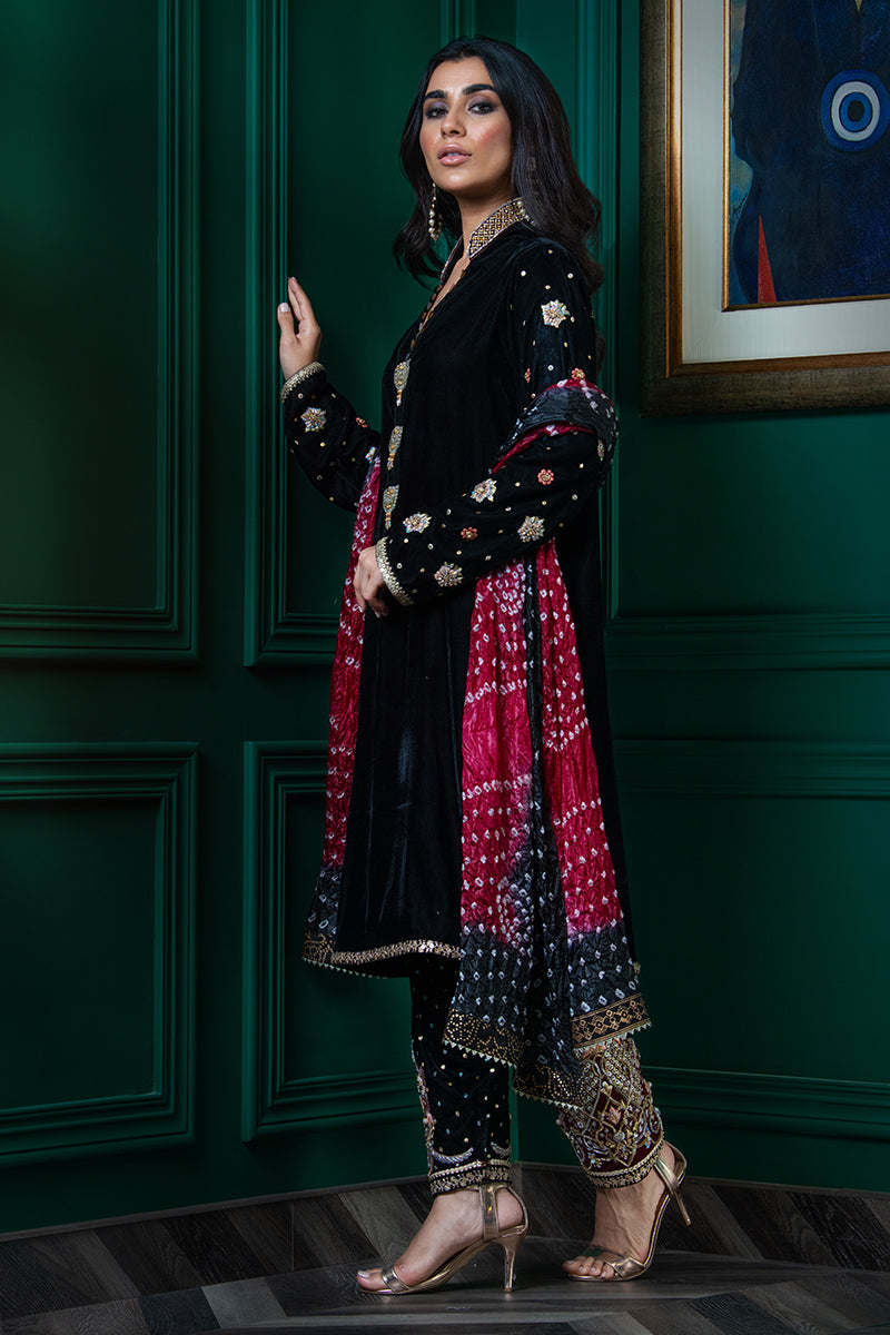 Wardha Saleem | Velvets Winter Fall 24 |   Parvaz by Wardha Saleem - Designer Dress - Type: Ladies Clothes - Available at Libayah - 100% Original