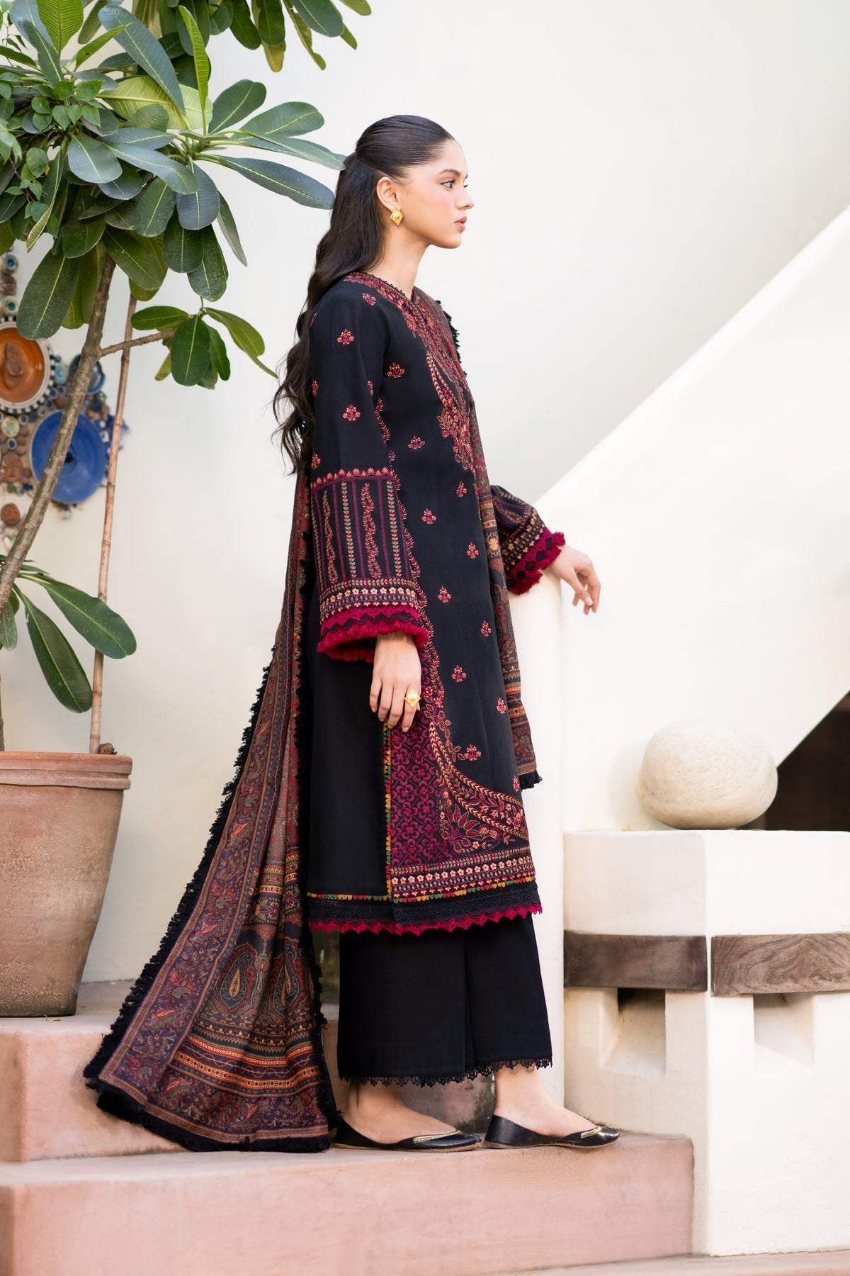Xenia Formals | Dhoop Kinaray Winter Shawl 24 | SIYAH by Xenia Formals - Designer Dress - Type: Ladies Clothes - Available at Libayah - 100% Original