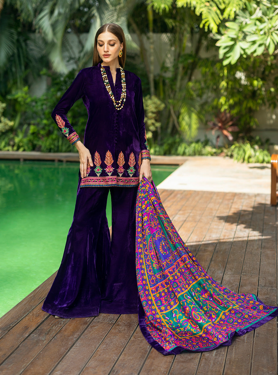 Zainab Chottani | Makhmal Luxe Pret | Habibeh by Zainab Chottani - Designer Dress - Type: Ladies Clothes - Available at Libayah - 100% Original
