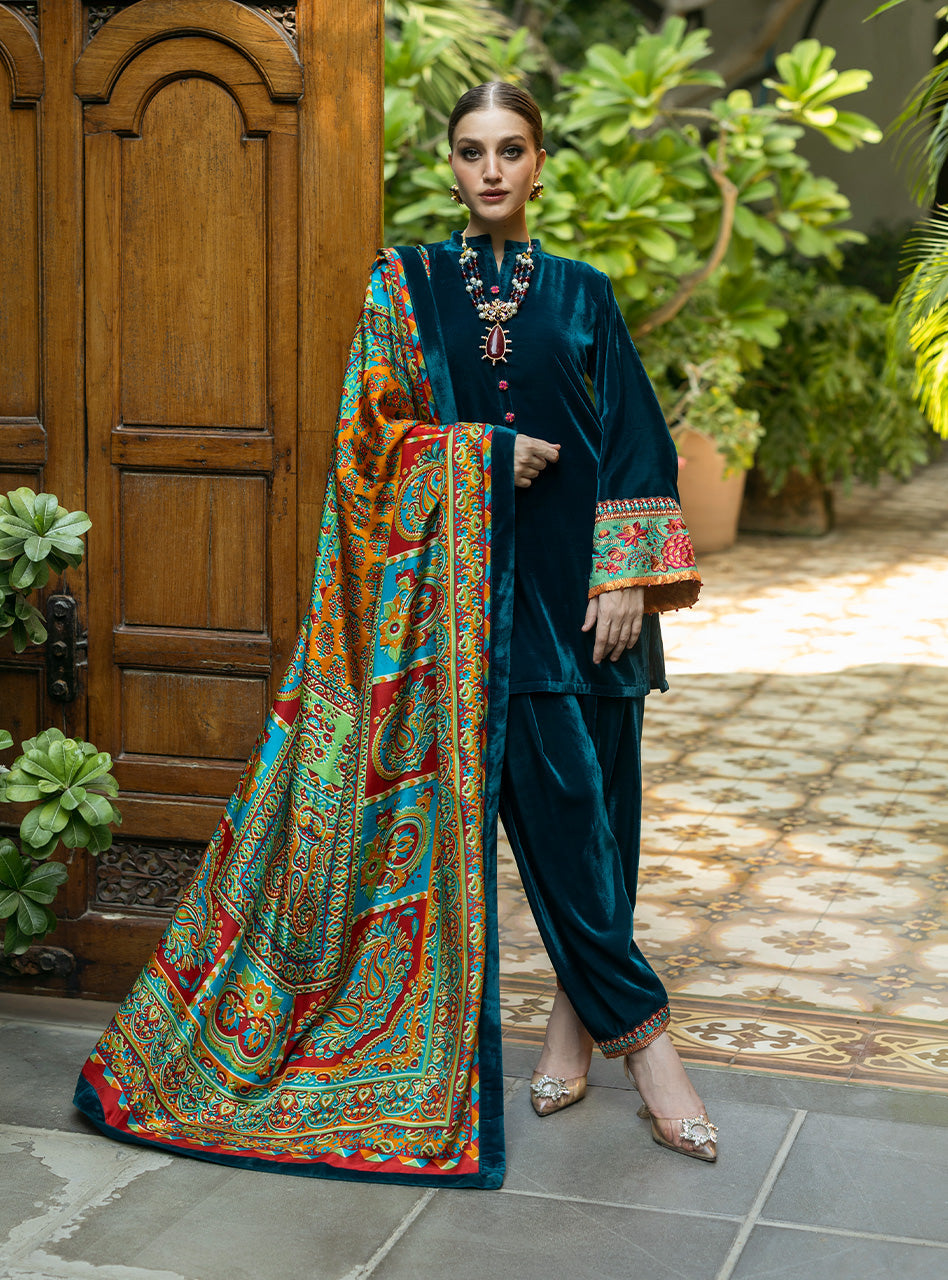 Zainab Chottani | Makhmal Luxe Pret | Avizeh by Zainab Chottani - Designer Dress - Type: Ladies Clothes - Available at Libayah - 100% Original