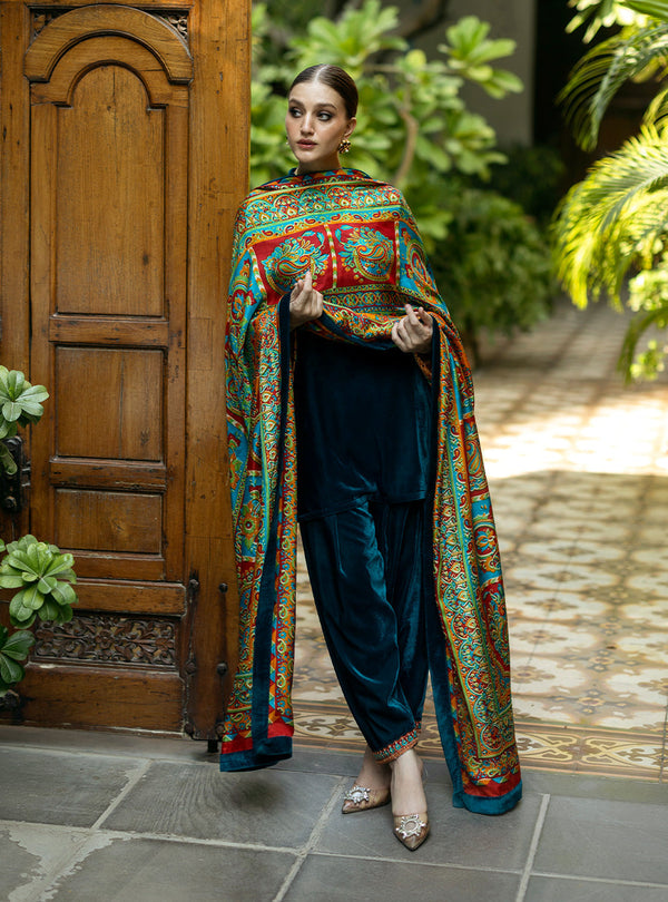 Zainab Chottani | Makhmal Luxe Pret | Avizeh by Zainab Chottani - Designer Dress - Type: Ladies Clothes - Available at Libayah - 100% Original