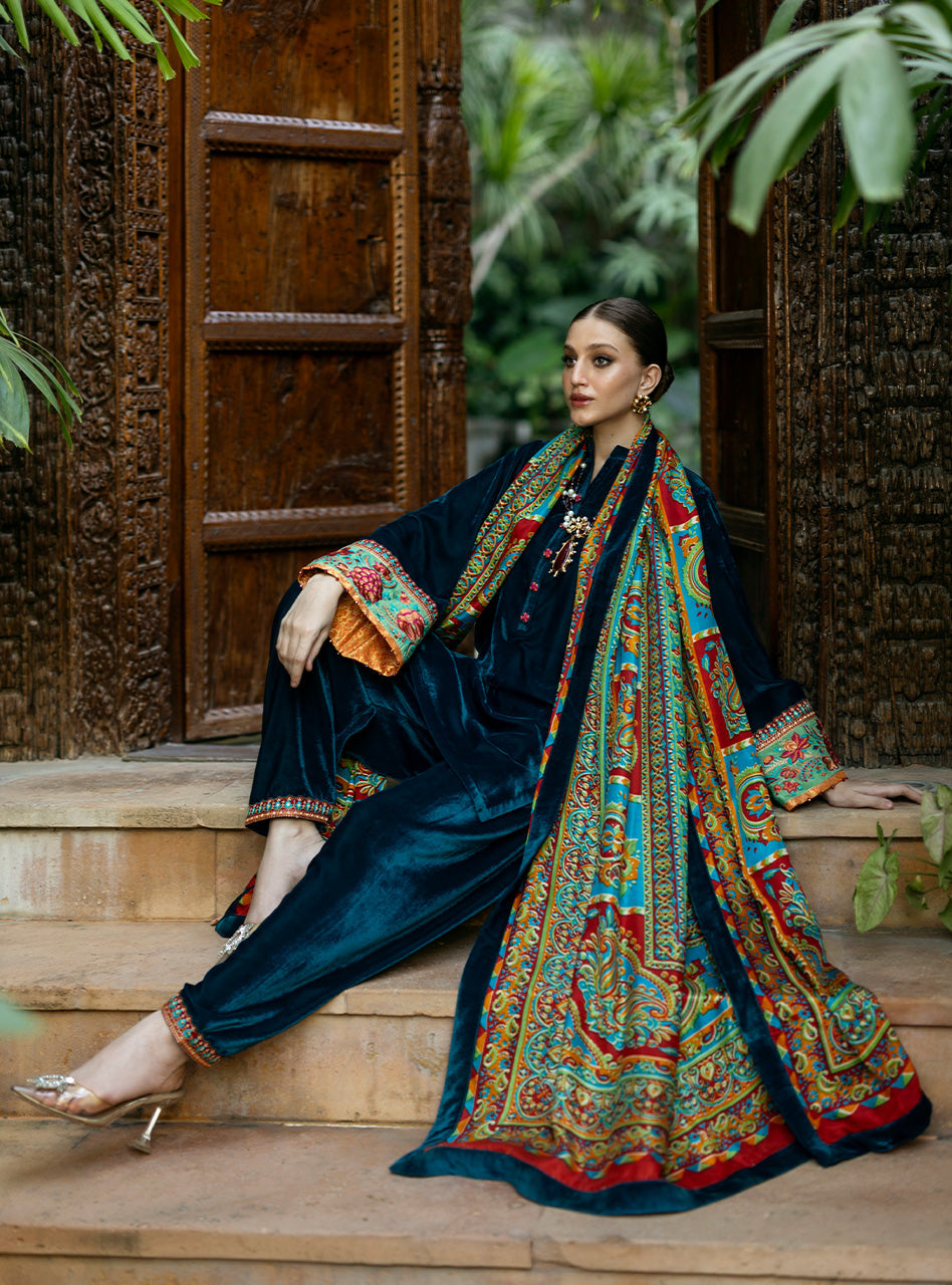 Zainab Chottani | Makhmal Luxe Pret | Avizeh by Zainab Chottani - Designer Dress - Type: Ladies Clothes - Available at Libayah - 100% Original
