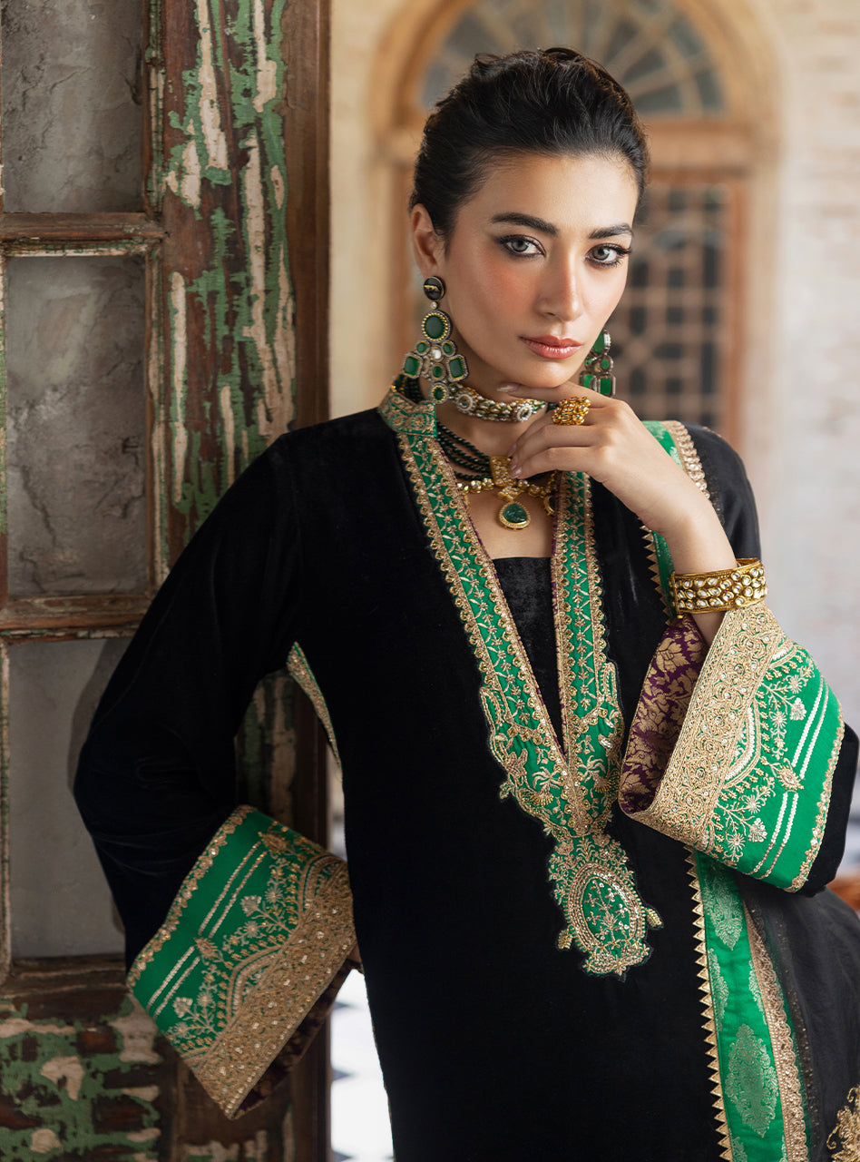 Zainab Chottani | Velvet Formals 24 | Vanya by Zainab Chottani - Designer Dress - Type: Ladies Clothes - Available at Libayah - 100% Original