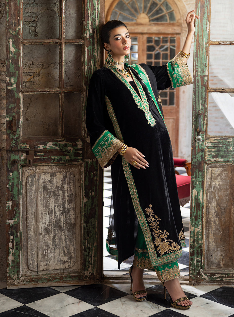 Zainab Chottani | Velvet Formals 24 | Vanya by Zainab Chottani - Designer Dress - Type: Ladies Clothes - Available at Libayah - 100% Original