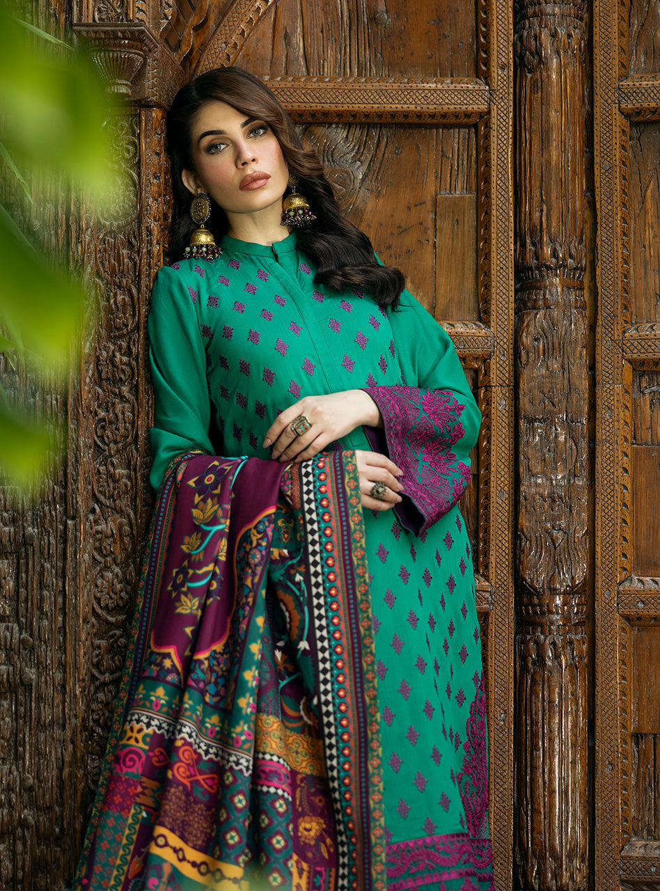 Zainab Chottani | Winter Shawls 24 | Esha by Zainab Chottani - Designer Dress - Type: Ladies Clothes - Available at Libayah - 100% Original