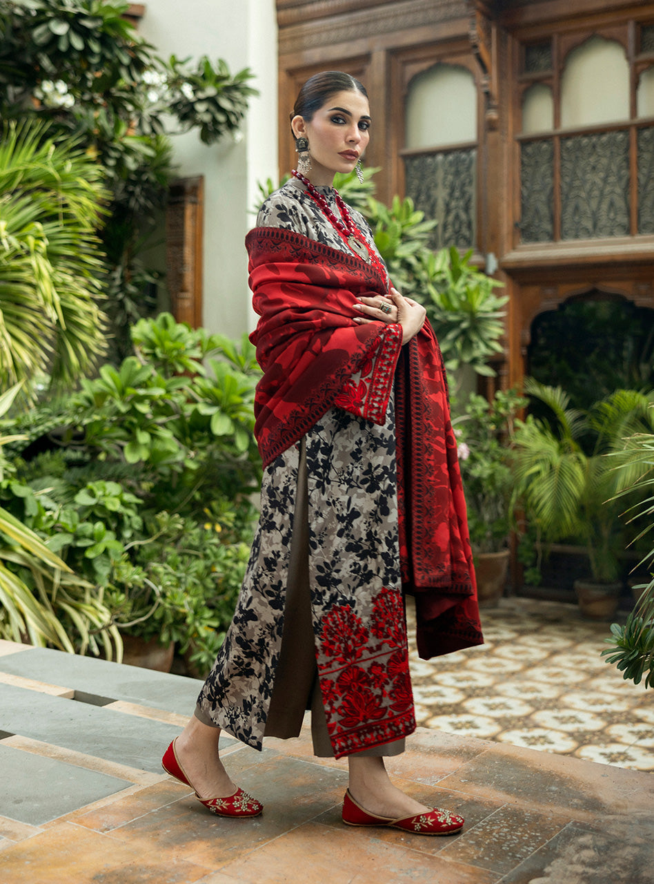 Zainab Chottani | Winter Shawls 24 |  Zemestan by Zainab Chottani - Designer Dress - Type: Ladies Clothes - Available at Libayah - 100% Original