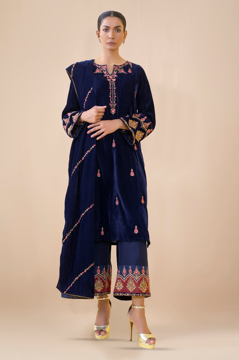 Zeen | Winter Collection | Velvet 27 by Zeen - Designer Dress - Type: Ladies Clothes - Available at Libayah - 100% Original