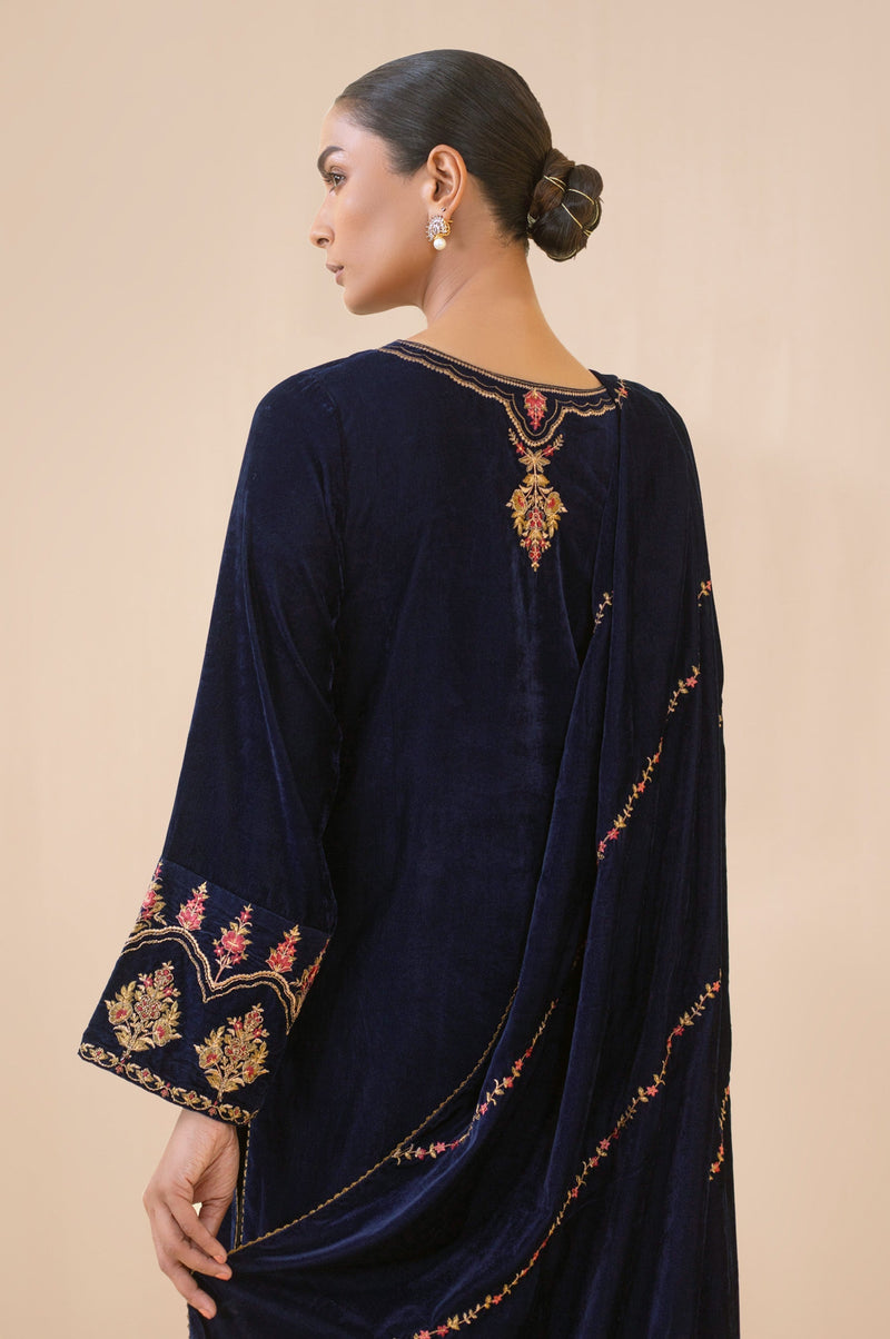 Zeen | Winter Collection | Velvet 27 by Zeen - Designer Dress - Type: Ladies Clothes - Available at Libayah - 100% Original