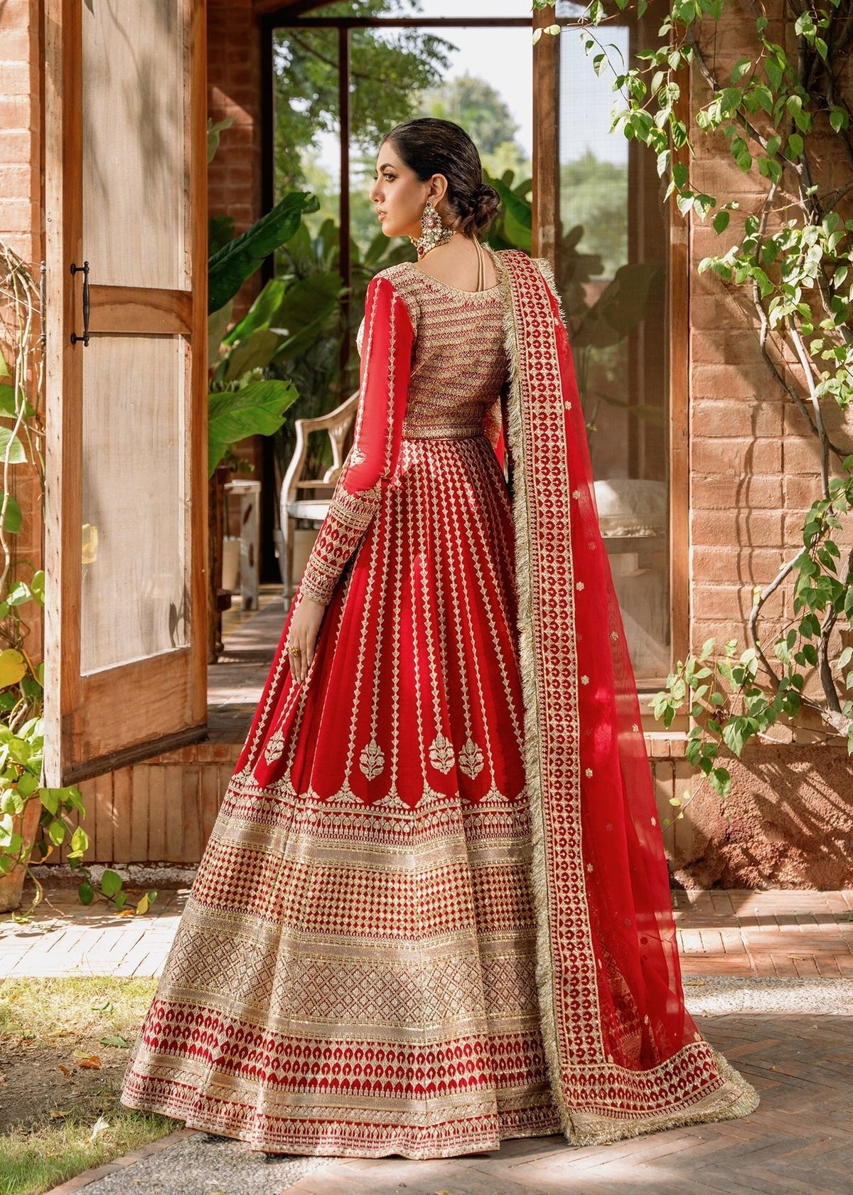 Akbar Aslam | Wedding Formals | NAWAZISH by Akbar Aslam - Designer Dress - Type: Ladies Clothes - Available at Libayah - 100% Original