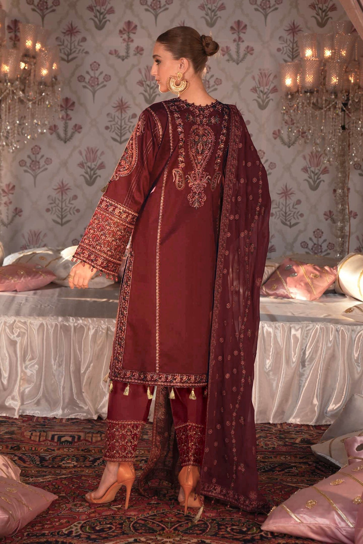 Alizeh | Rawayat Luxury Lawn 24 | Afreen by Alizeh - Designer Dress - Type: Ladies Clothes - Available at Libayah - 100% Original