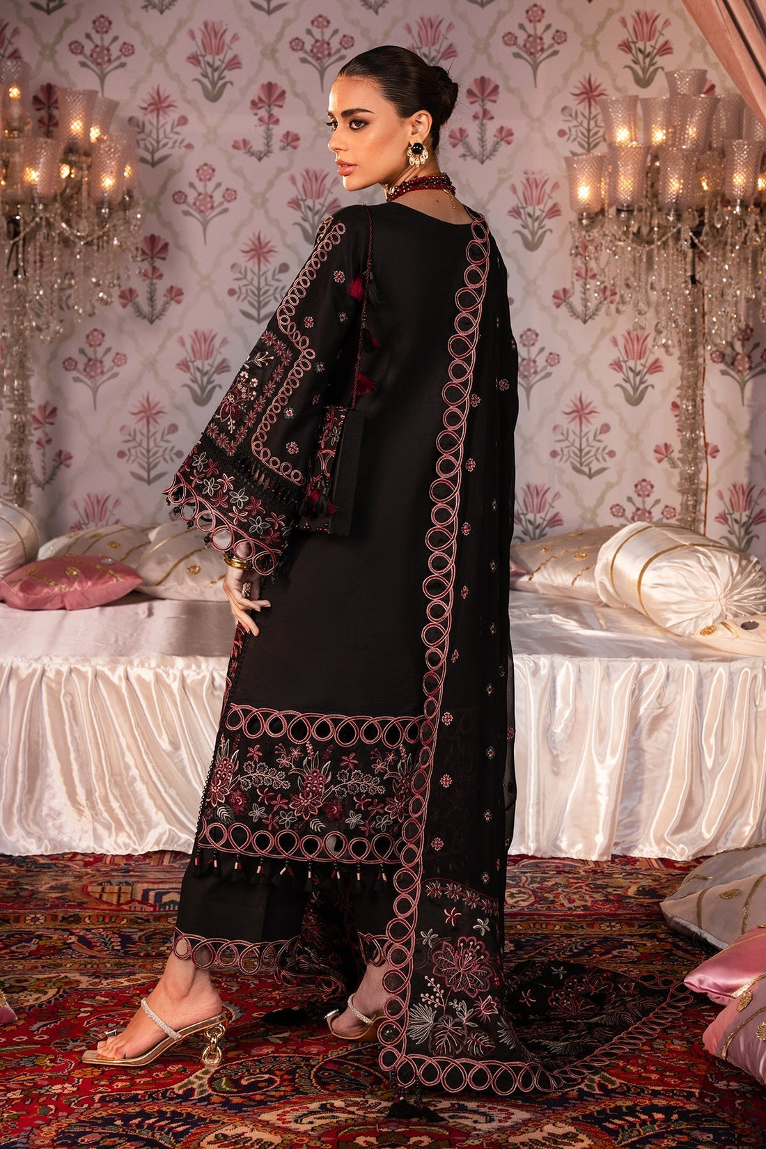 Alizeh | Rawayat Luxury Lawn 24 | Gulshan by Alizeh - Designer Dress - Type: Ladies Clothes - Available at Libayah - 100% Original
