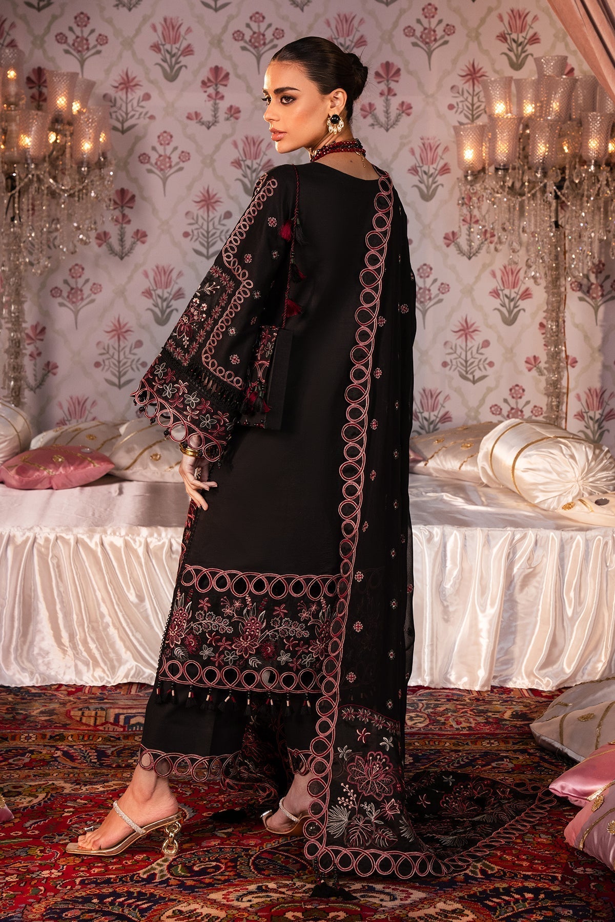 Alizeh | Rawayat Luxury Lawn 24 | Gulshan by Alizeh - Designer Dress - Type: Ladies Clothes - Available at Libayah - 100% Original